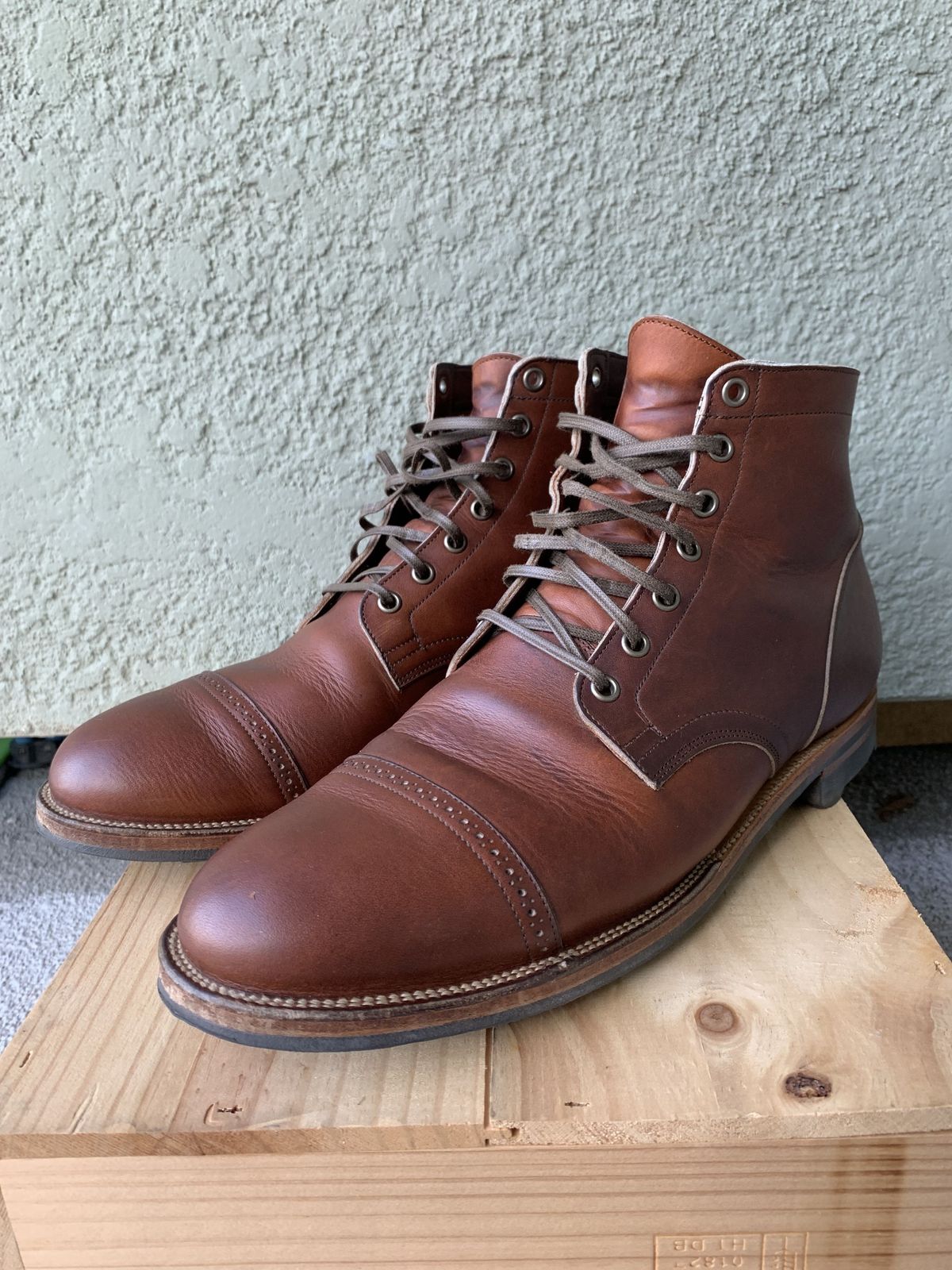 Photo by patinathunderdome on December 4, 2021 of the Viberg Service Boot in Horween Saddle Tan Chromepak.