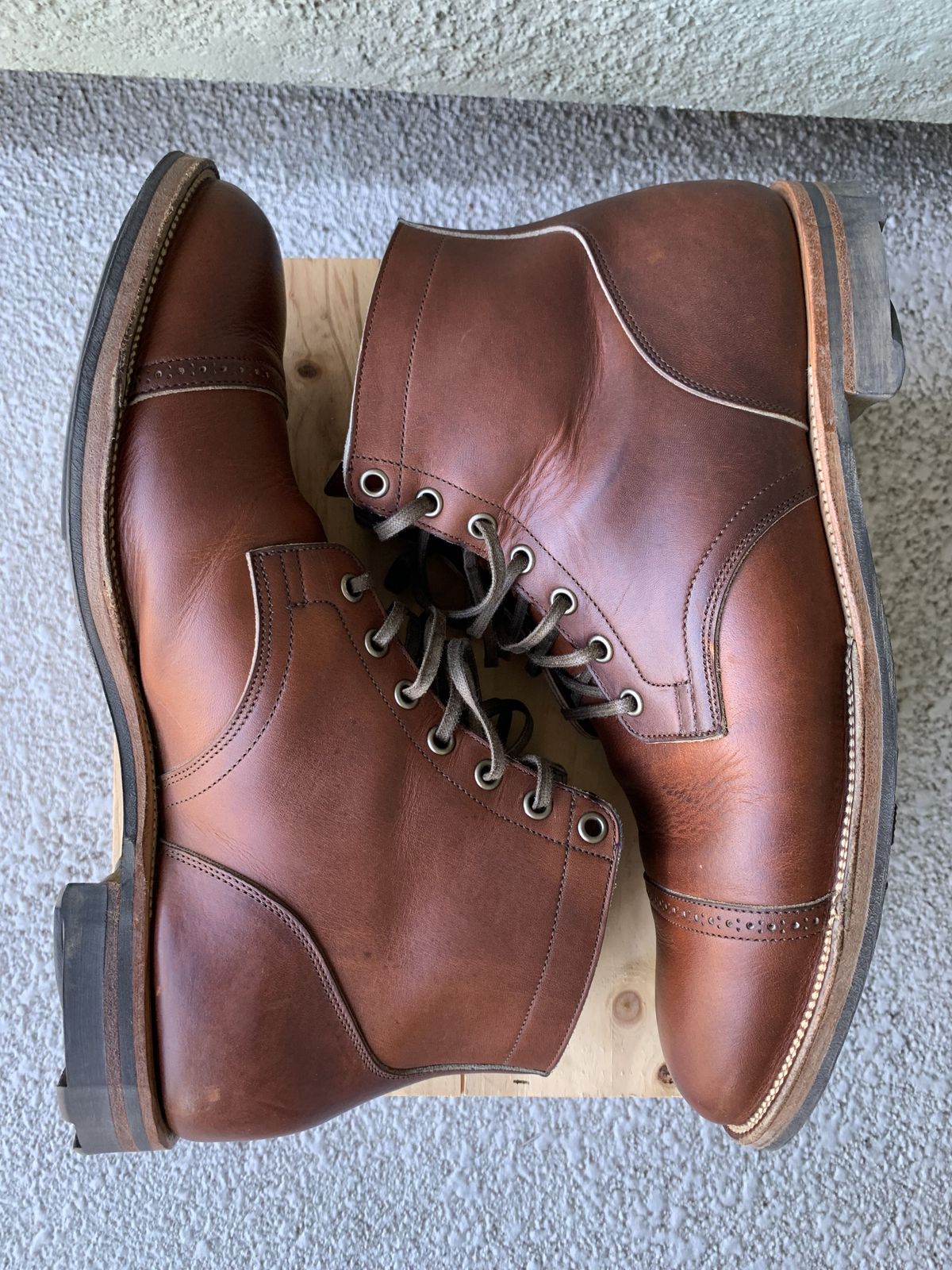 Photo by patinathunderdome on January 2, 2022 of the Viberg Service Boot in Horween Saddle Tan Chromepak.