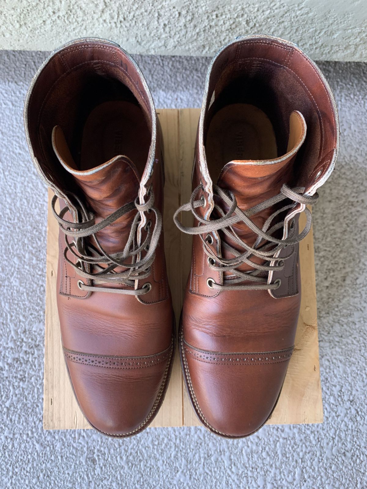 Photo by patinathunderdome on January 2, 2022 of the Viberg Service Boot in Horween Saddle Tan Chromepak.