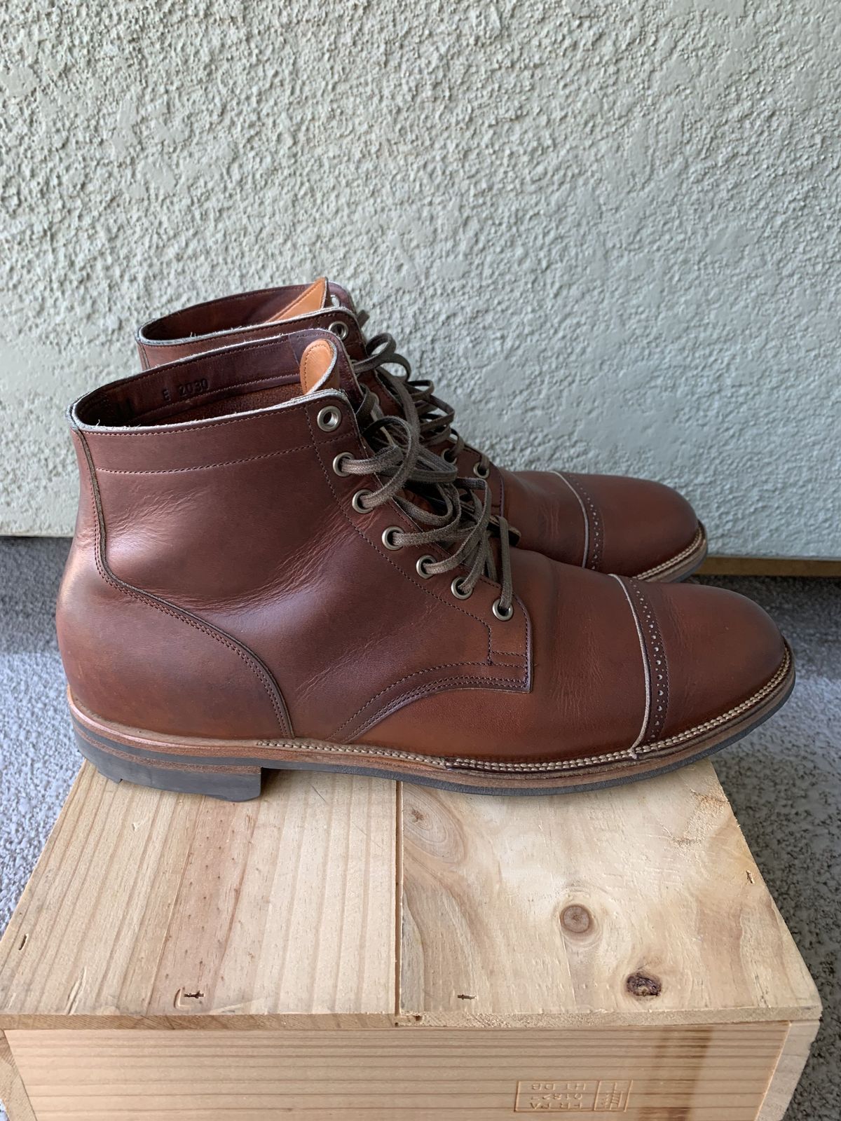 Photo by patinathunderdome on January 2, 2022 of the Viberg Service Boot in Horween Saddle Tan Chromepak.
