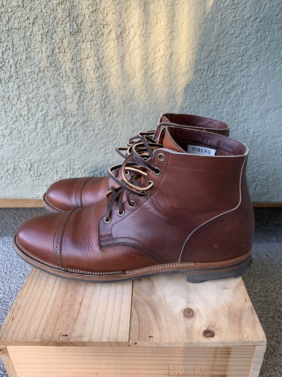 Photo by patinathunderdome on February 1, 2022 of the Viberg Service Boot in Horween Saddle Tan Chromepak.