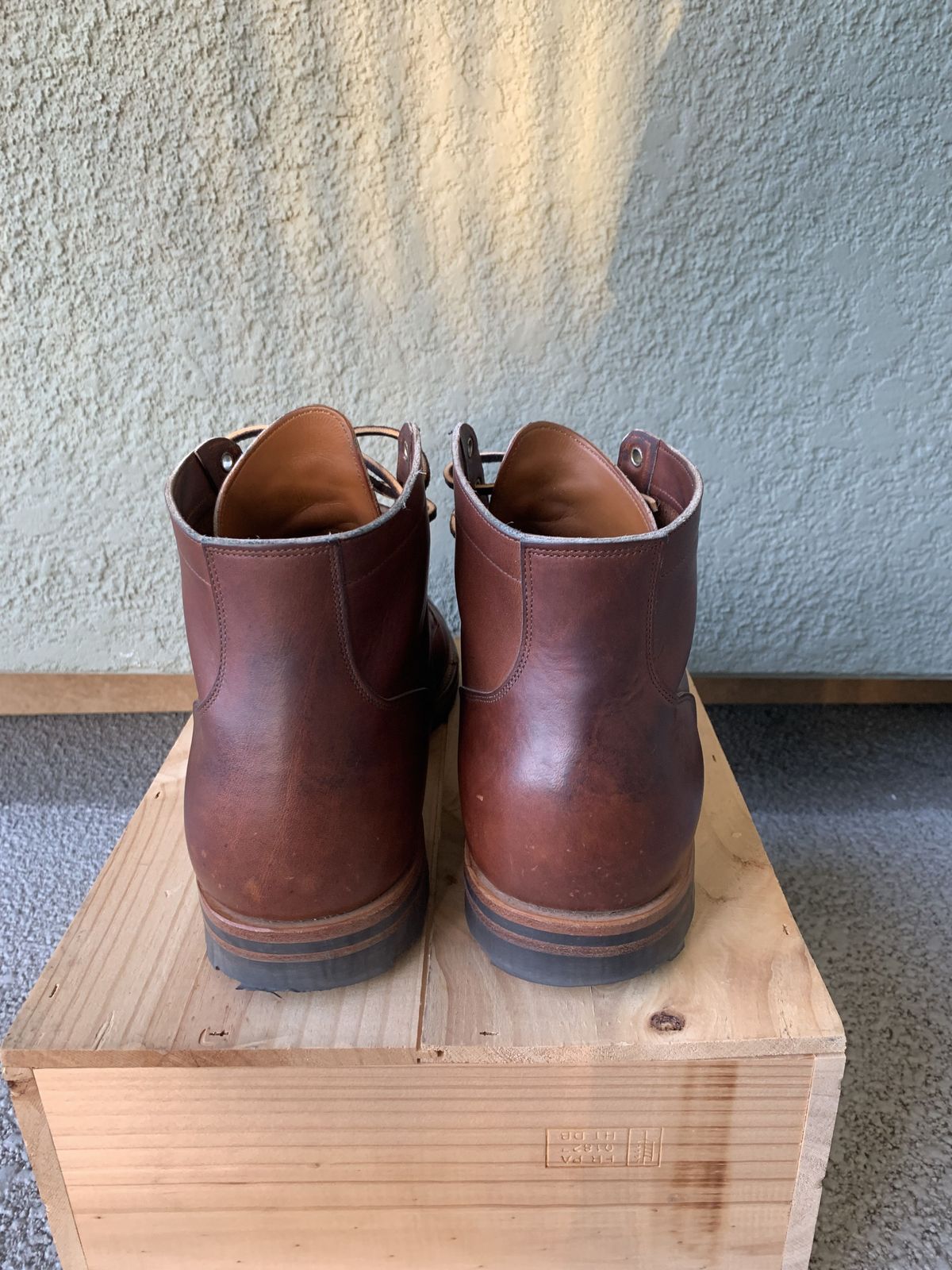 Photo by patinathunderdome on February 1, 2022 of the Viberg Service Boot in Horween Saddle Tan Chromepak.