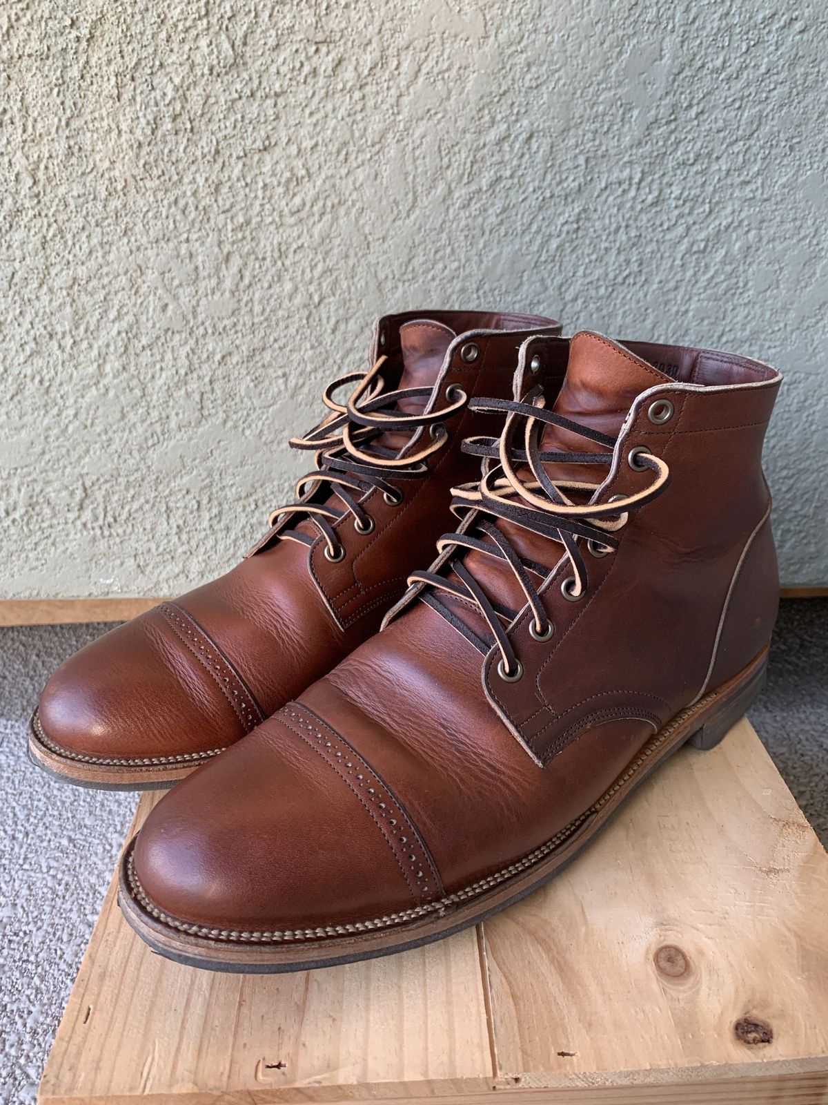 Photo by patinathunderdome on February 1, 2022 of the Viberg Service Boot in Horween Saddle Tan Chromepak.