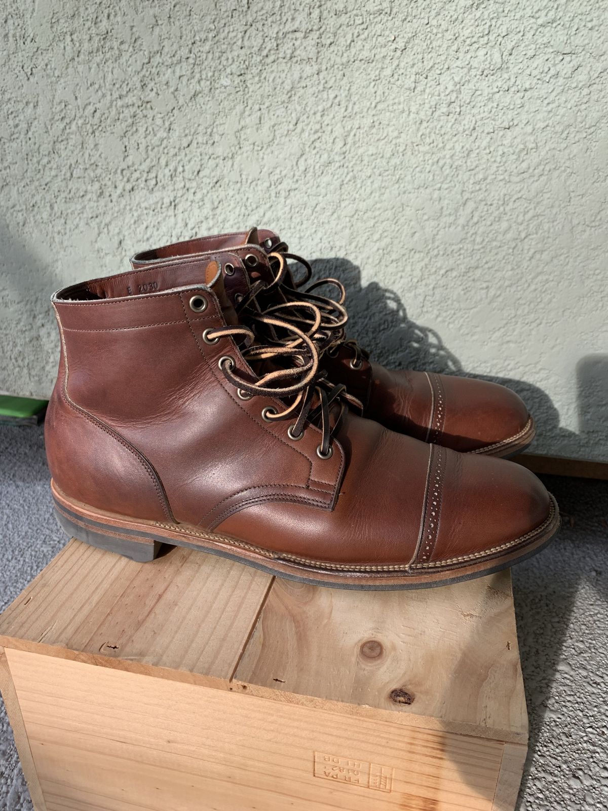 Photo by patinathunderdome on March 2, 2022 of the Viberg Service Boot in Horween Saddle Tan Chromepak.