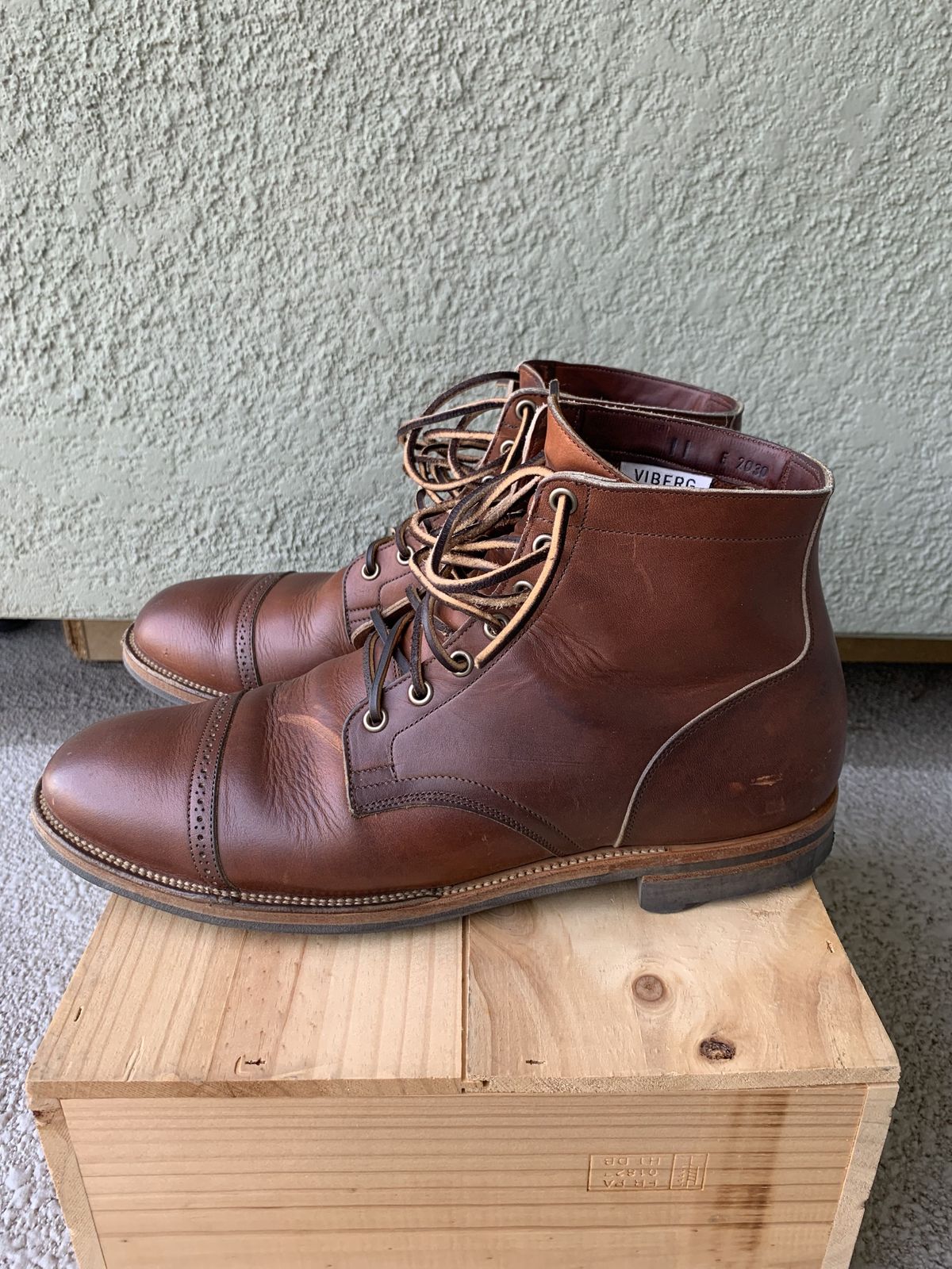 Photo by patinathunderdome on April 2, 2022 of the Viberg Service Boot in Horween Saddle Tan Chromepak.