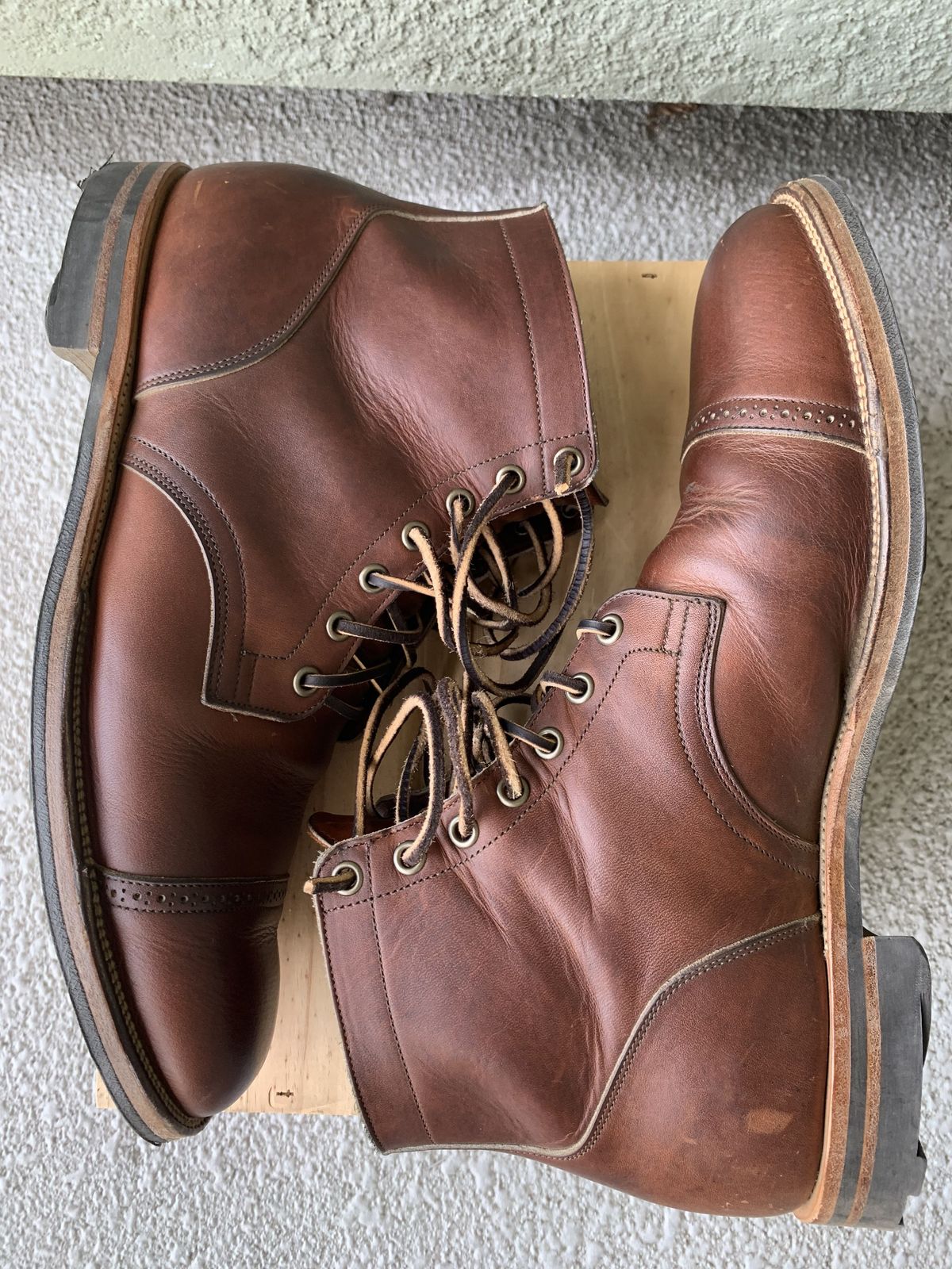 Photo by patinathunderdome on April 2, 2022 of the Viberg Service Boot in Horween Saddle Tan Chromepak.