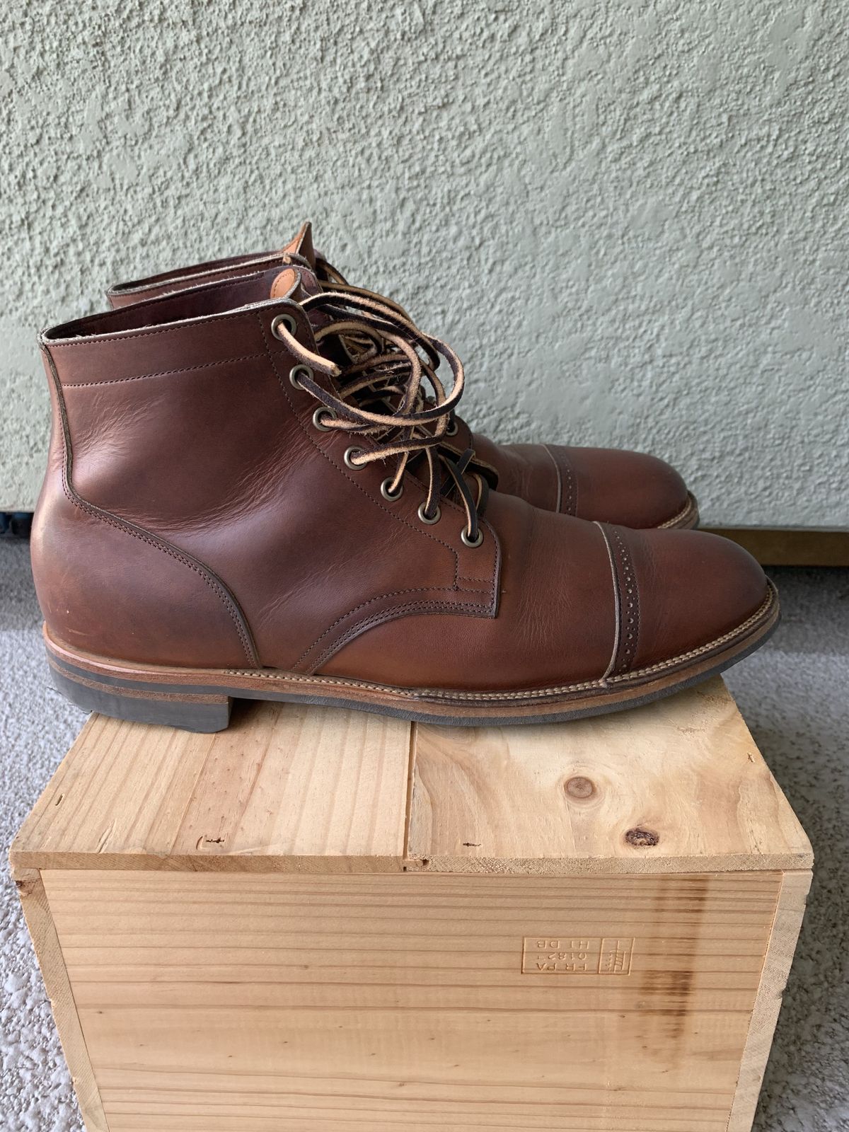 Photo by patinathunderdome on April 2, 2022 of the Viberg Service Boot in Horween Saddle Tan Chromepak.