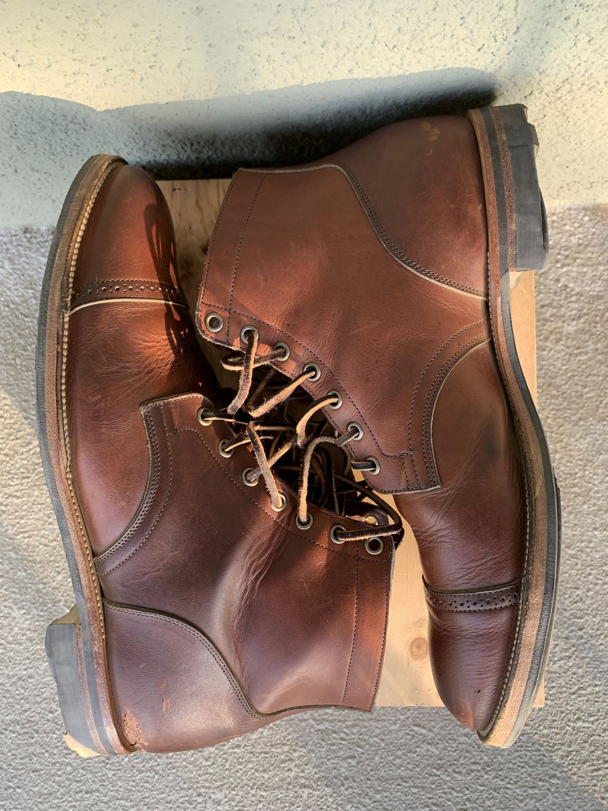 Photo by patinathunderdome on May 2, 2022 of the Viberg Service Boot in Horween Saddle Tan Chromepak.