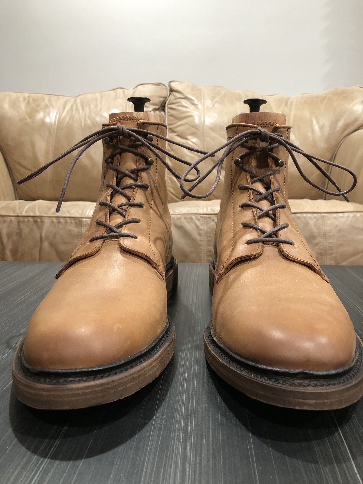 Photo by patinathunderdome on October 6, 2021 of the Frye James Lace-Up Boot in Tan Full Grain.