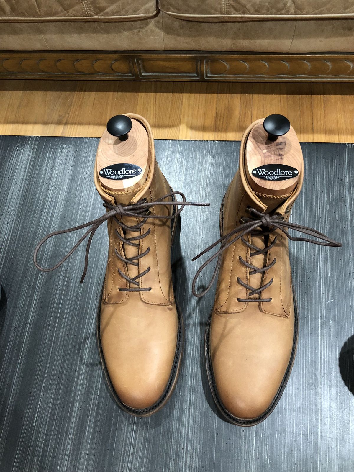 Photo by patinathunderdome on October 6, 2021 of the Frye James Lace-Up Boot in Tan Full Grain.