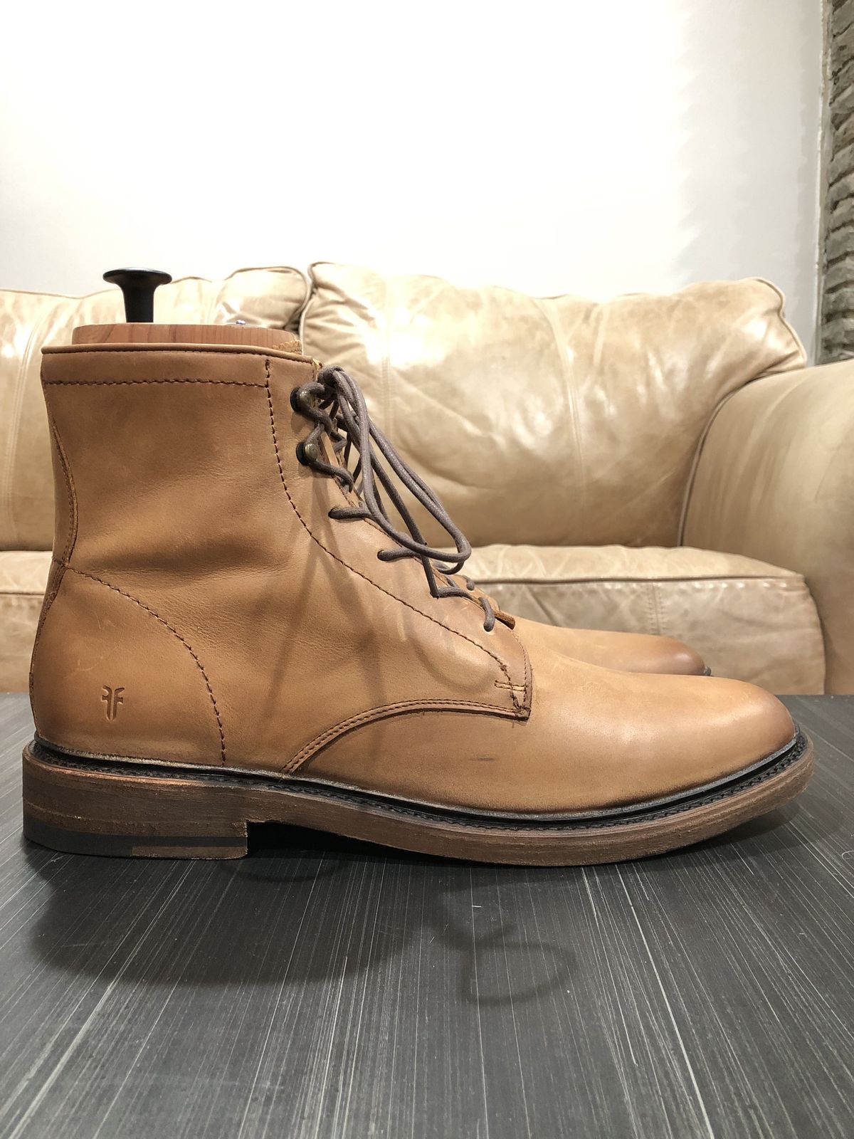 Photo by patinathunderdome on October 6, 2021 of the Frye James Lace-Up Boot in Tan Full Grain.