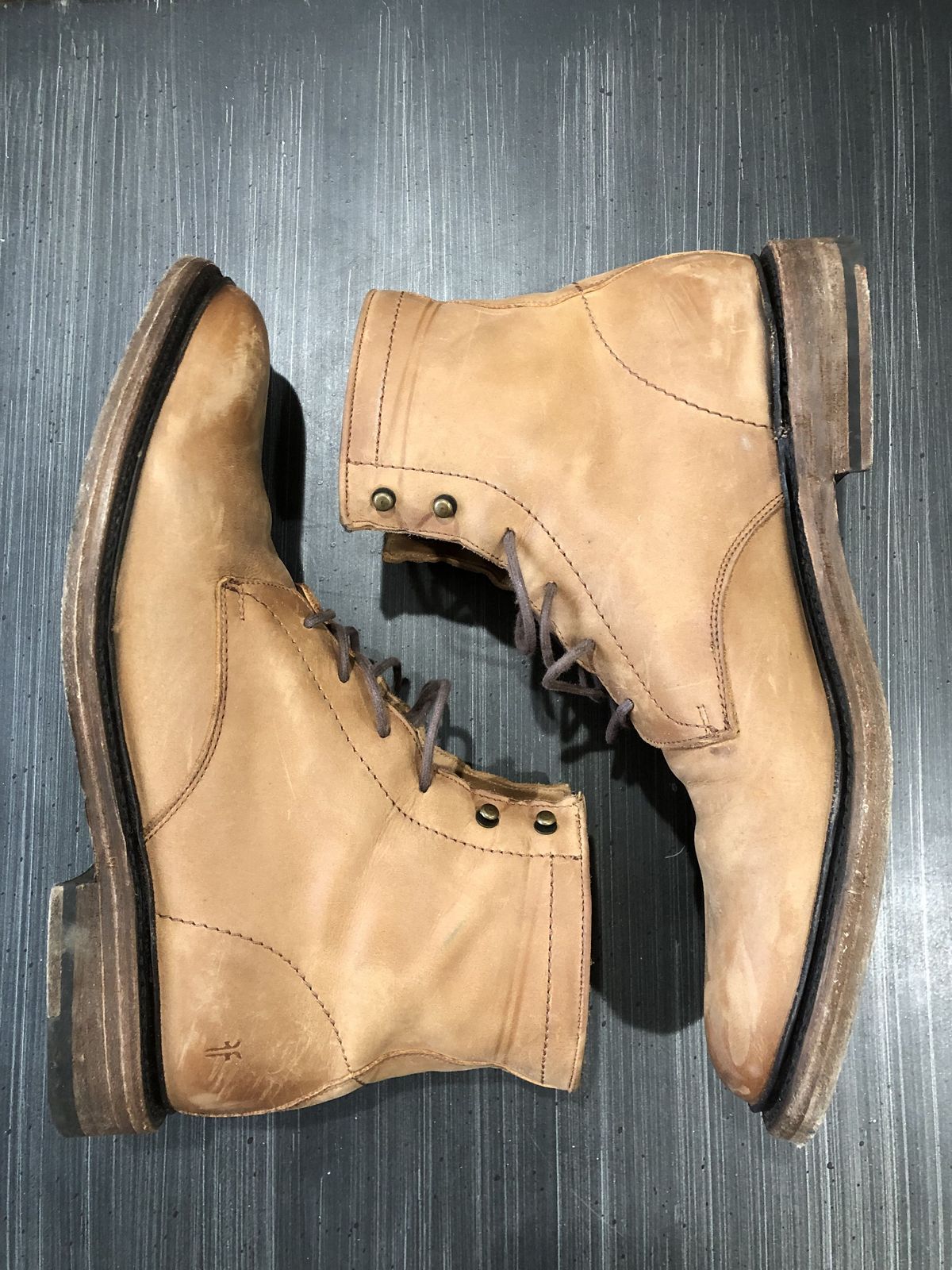 Photo by patinathunderdome on December 5, 2021 of the Frye James Lace-Up Boot in Tan Full Grain.