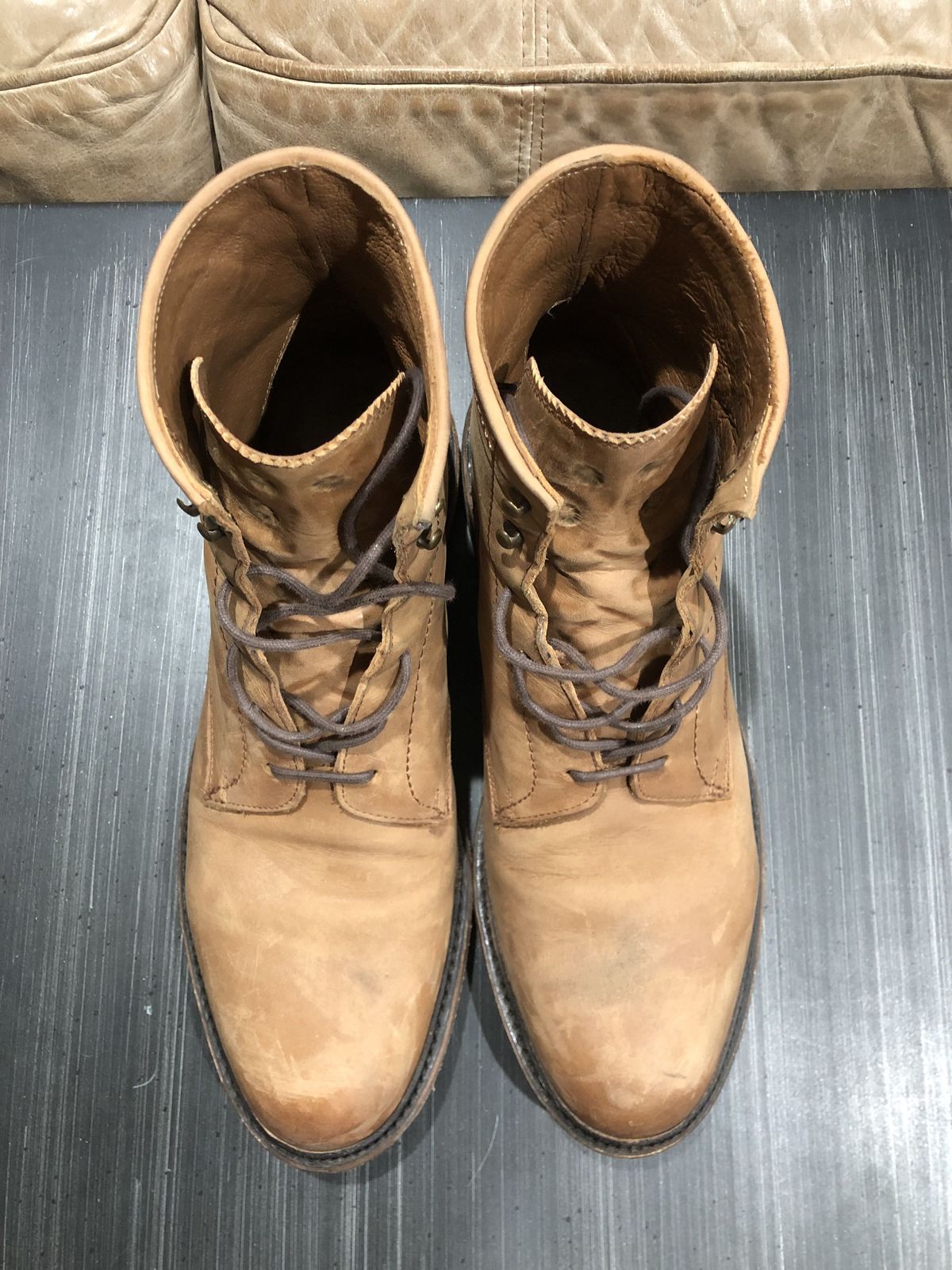 Photo by patinathunderdome on January 6, 2022 of the Frye James Lace-Up Boot in Tan Full Grain.