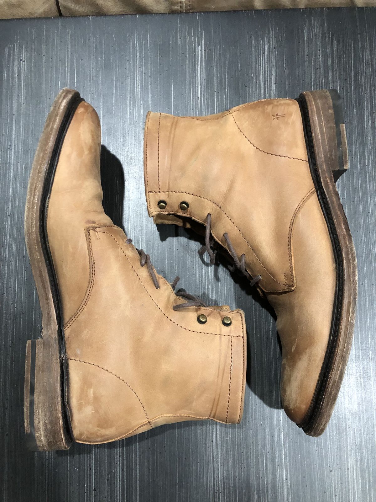 Photo by patinathunderdome on January 6, 2022 of the Frye James Lace-Up Boot in Tan Full Grain.