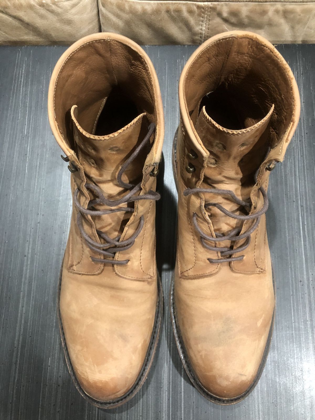 Photo by patinathunderdome on February 6, 2022 of the Frye James Lace-Up Boot in Tan Full Grain.