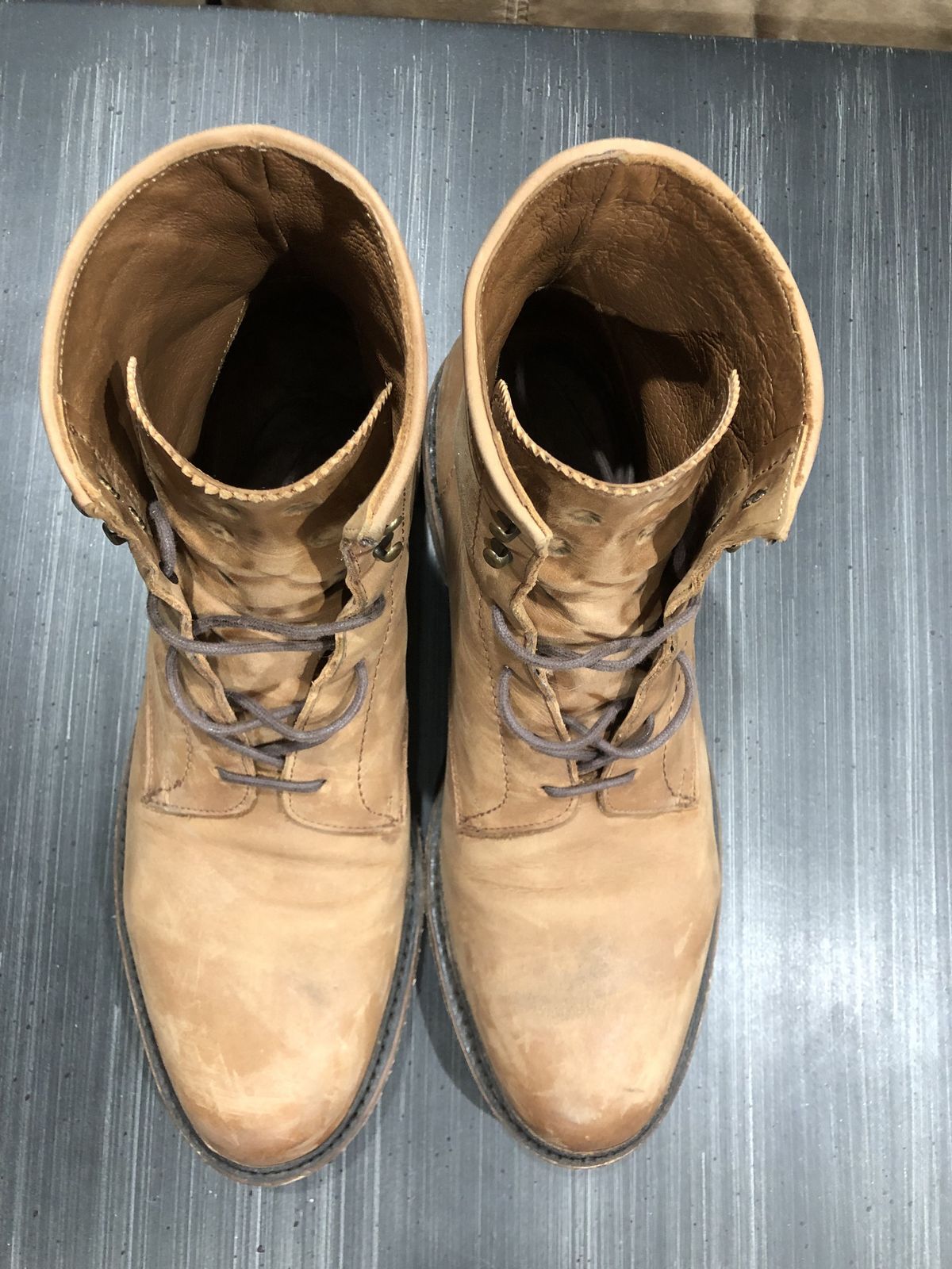 Photo by patinathunderdome on March 5, 2022 of the Frye James Lace-Up Boot in Tan Full Grain.