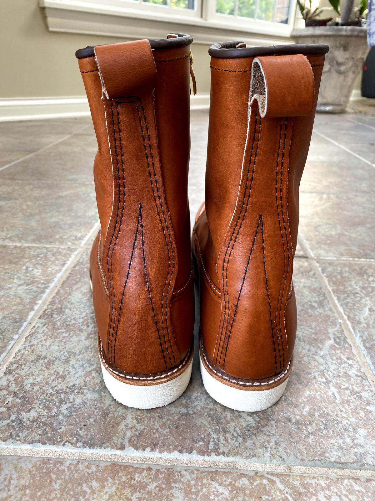 Photo by patinathunderdome on October 2, 2021 of the Red Wing 8-Inch Classic Moc in S.B. Foot Oro-Iginal.