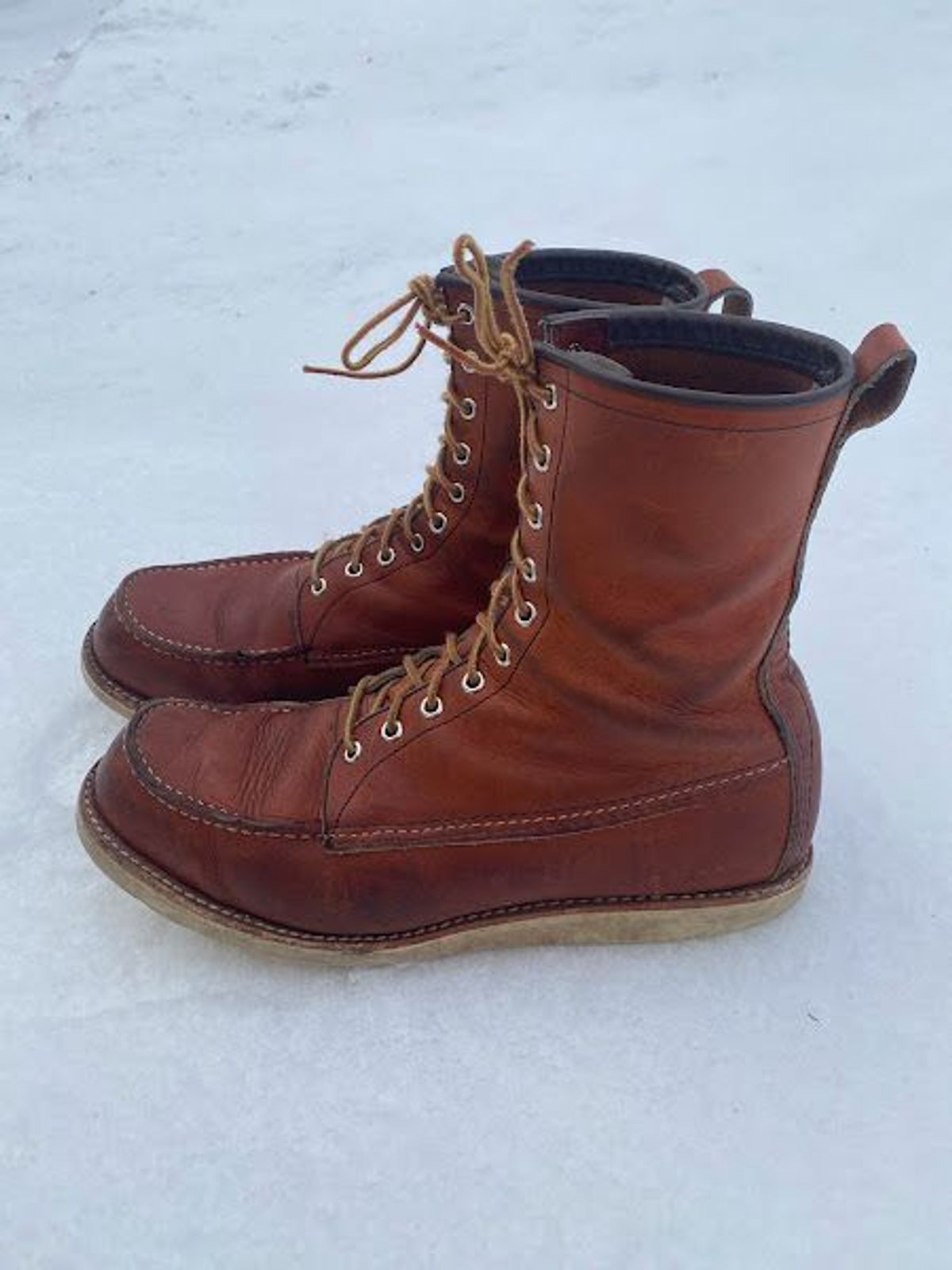 Photo by patinathunderdome on February 5, 2022 of the Red Wing 8-Inch Classic Moc in S.B. Foot Oro-Iginal.