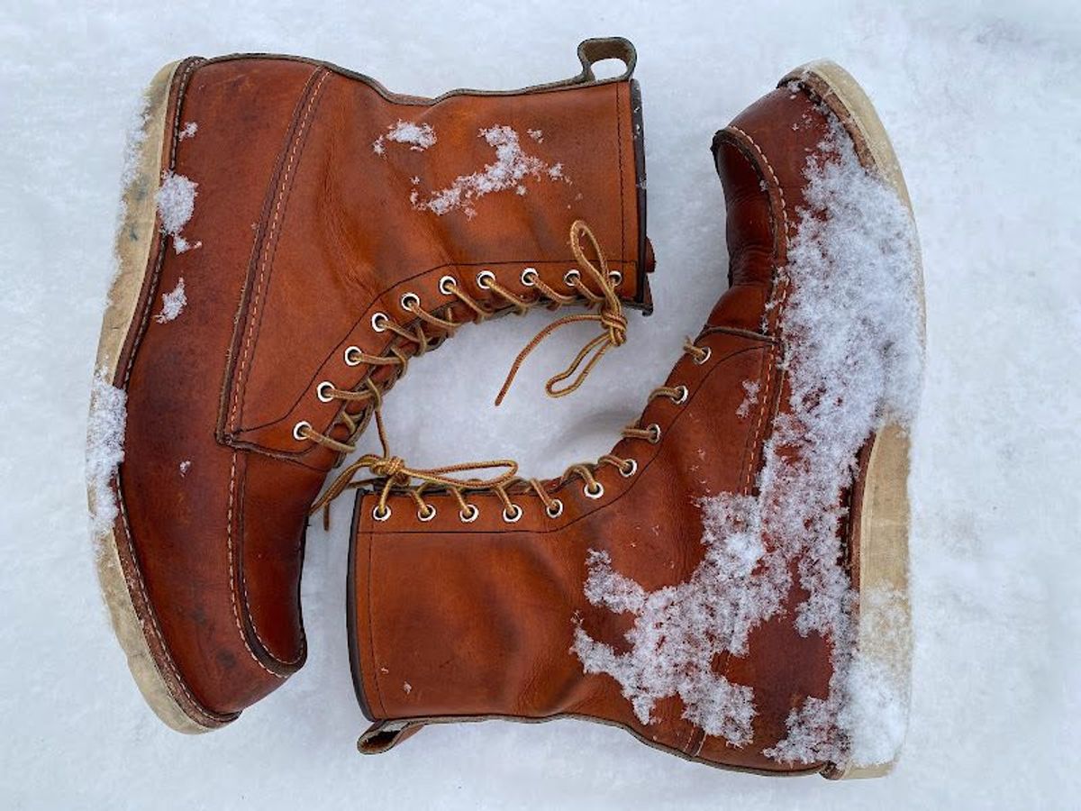 Photo by patinathunderdome on February 5, 2022 of the Red Wing 8-Inch Classic Moc in S.B. Foot Oro-Iginal.