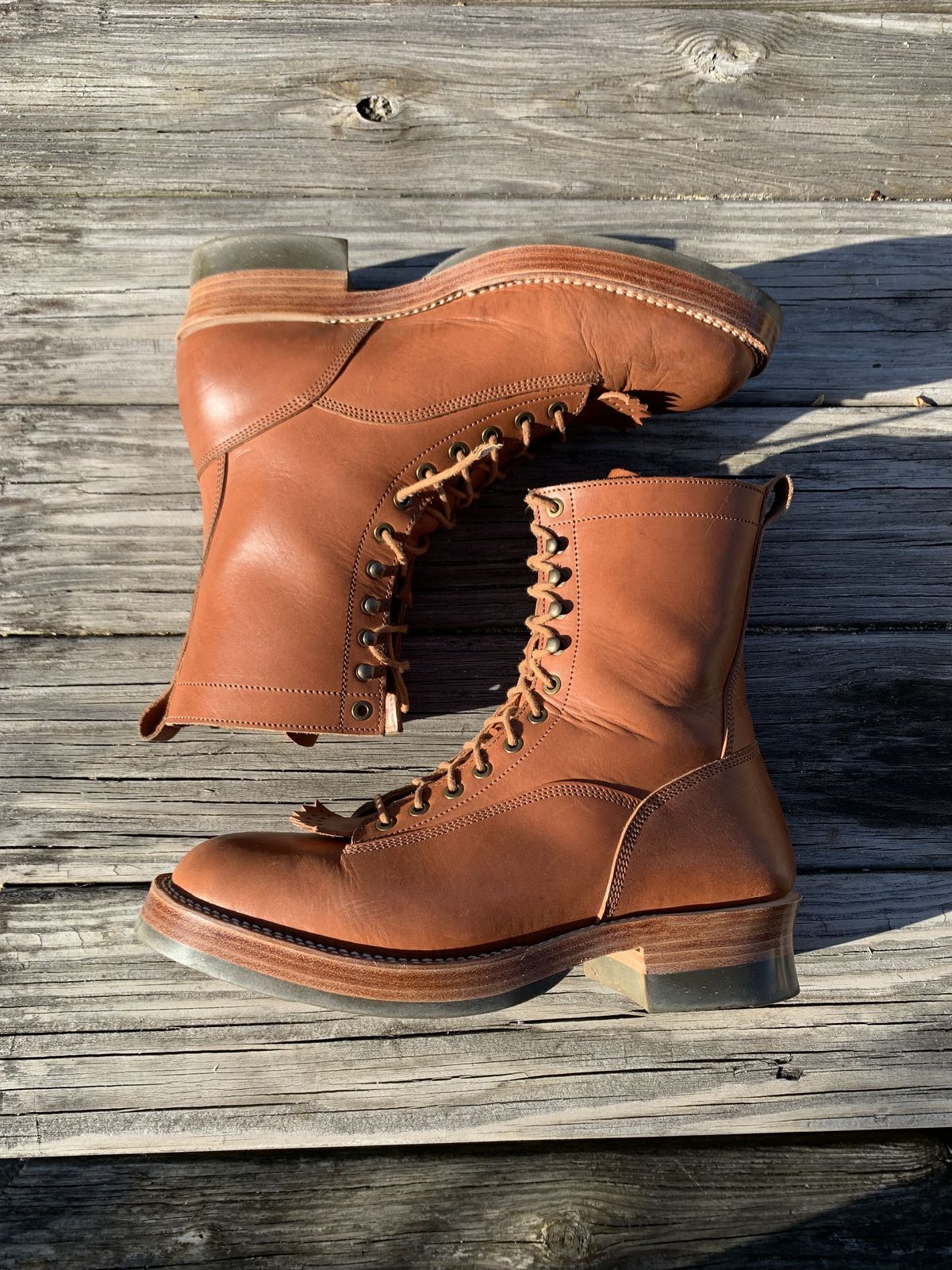 Photo by patinathunderdome on December 5, 2021 of the Jakkrabbits Ivories Boot in Indonesian Natural Veg Tan.