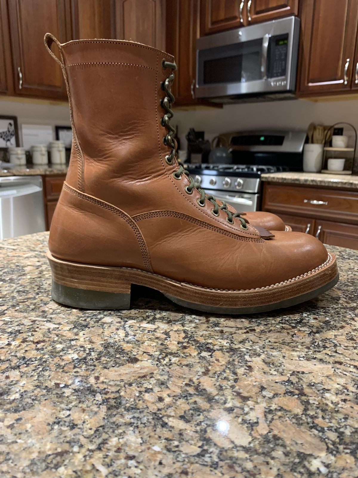 Photo by patinathunderdome on January 5, 2022 of the Jakkrabbits Ivories Boot in Indonesian Natural Veg Tan.