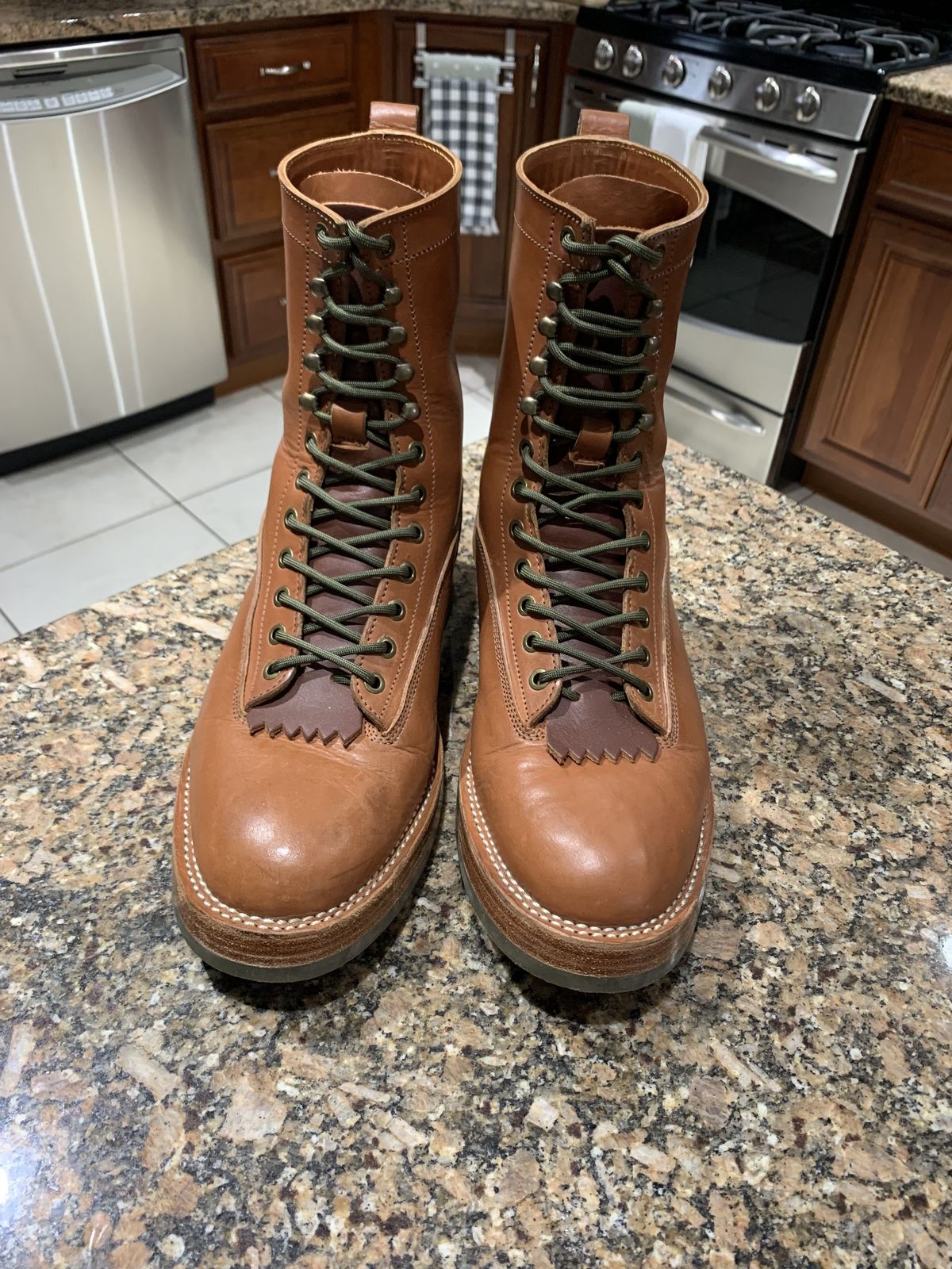 Photo by patinathunderdome on March 6, 2022 of the Jakkrabbits Ivories Boot in Indonesian Natural Veg Tan.