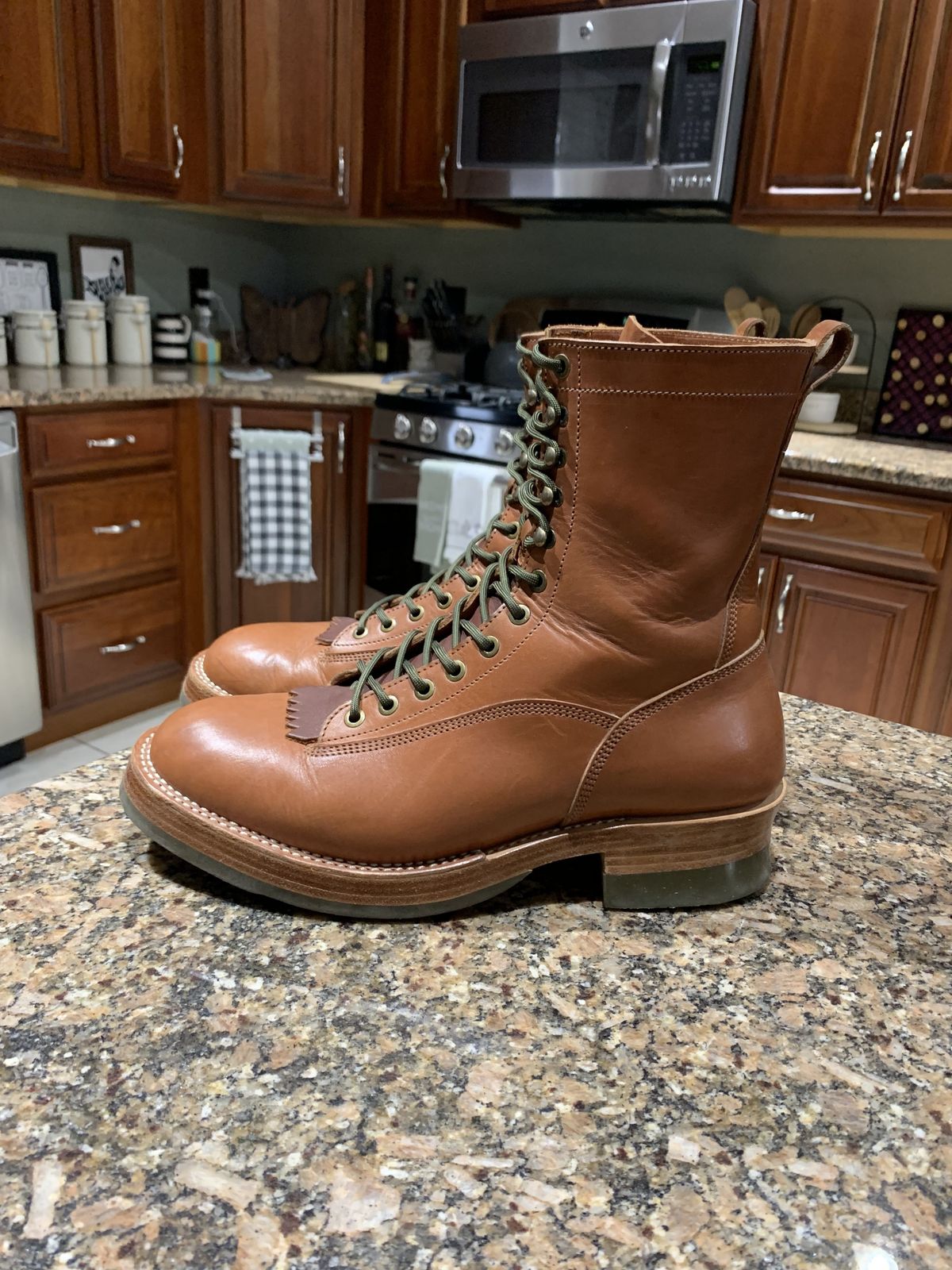 Photo by patinathunderdome on March 6, 2022 of the Jakkrabbits Ivories Boot in Indonesian Natural Veg Tan.