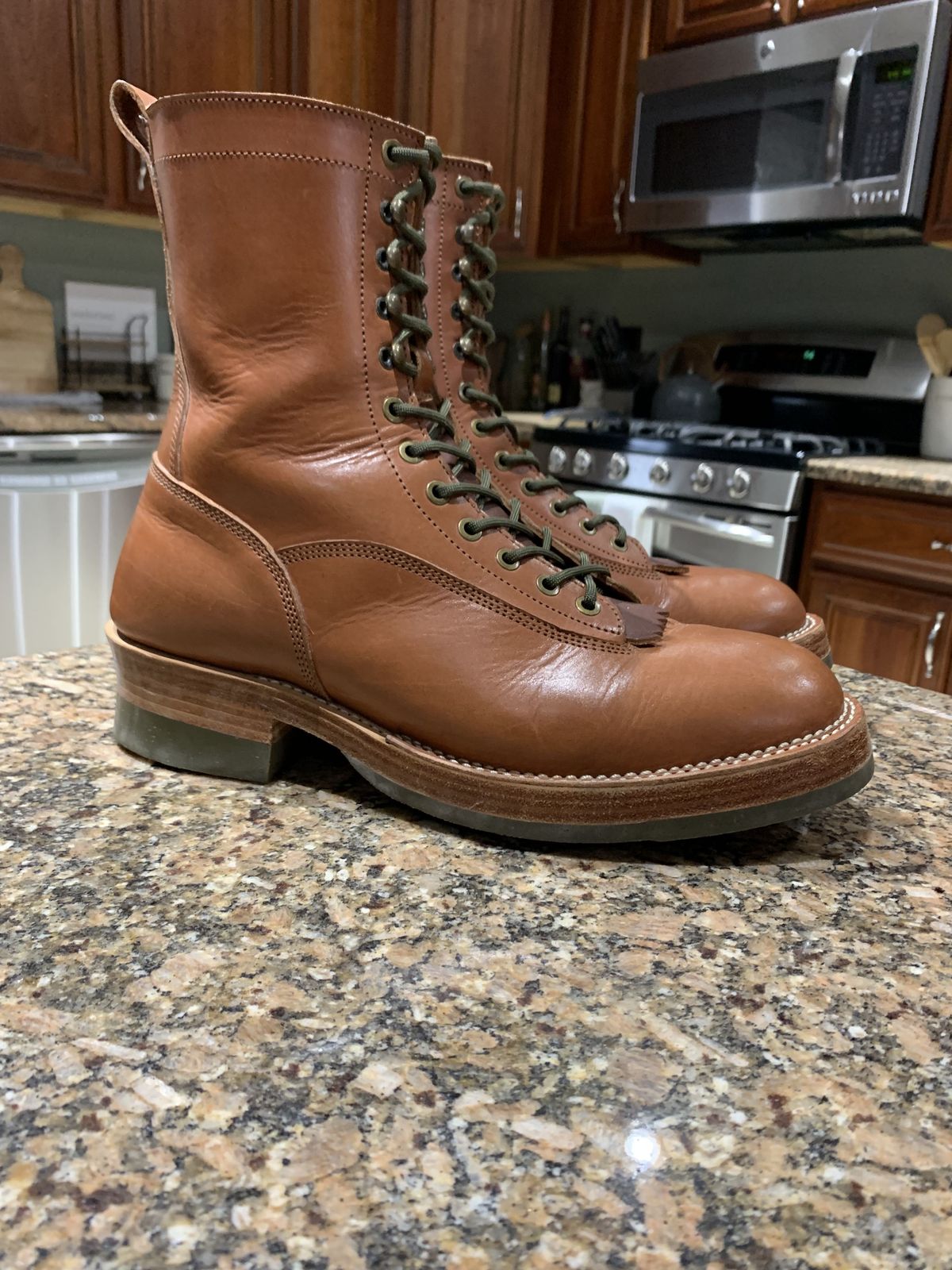 Photo by patinathunderdome on March 6, 2022 of the Jakkrabbits Ivories Boot in Indonesian Natural Veg Tan.