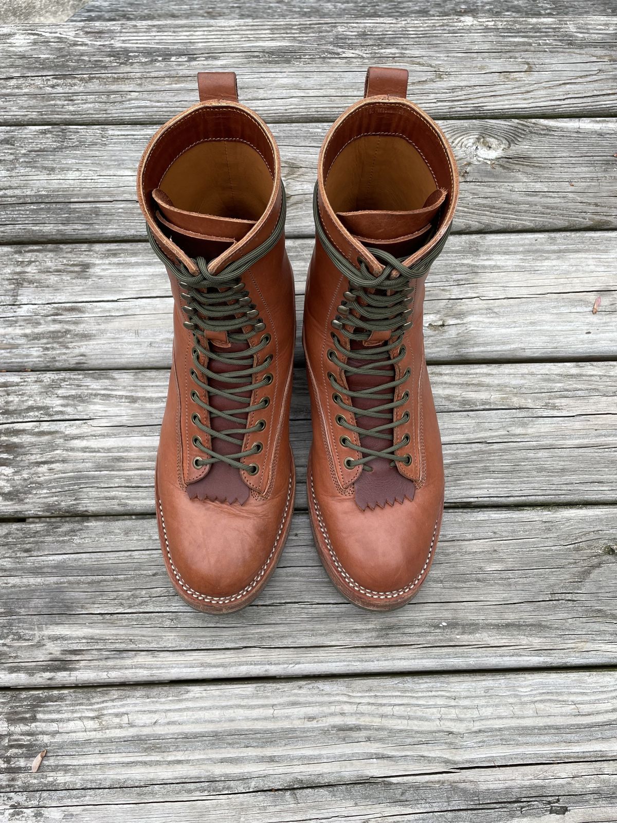 Photo by patinathunderdome on May 5, 2022 of the Jakkrabbits Ivories Boot in Indonesian Natural Veg Tan.