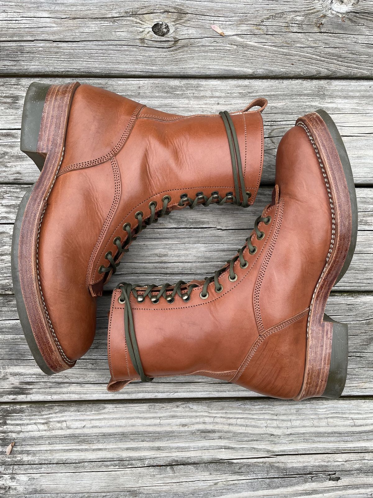 Photo by patinathunderdome on May 5, 2022 of the Jakkrabbits Ivories Boot in Indonesian Natural Veg Tan.