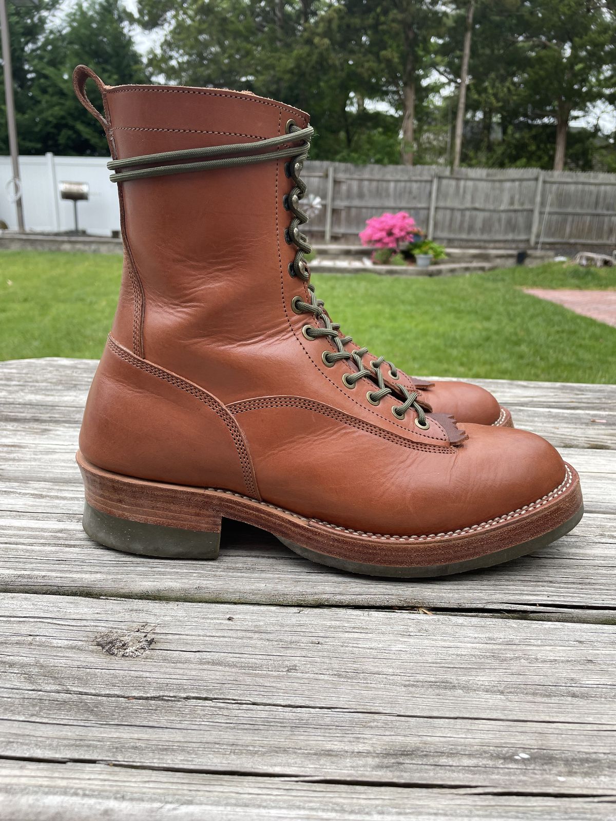 Photo by patinathunderdome on May 5, 2022 of the Jakkrabbits Ivories Boot in Indonesian Natural Veg Tan.