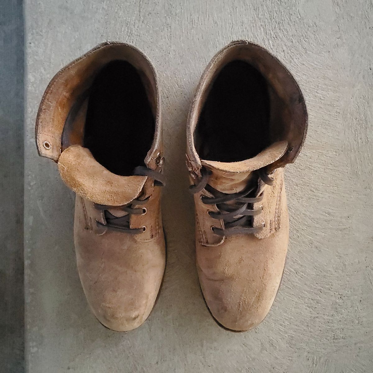 Photo by patinathunderdome on December 5, 2021 of the Wolverine 1000 Mile Plain-Toe Boot in C.F. Stead Teak Waxy Mohawk.