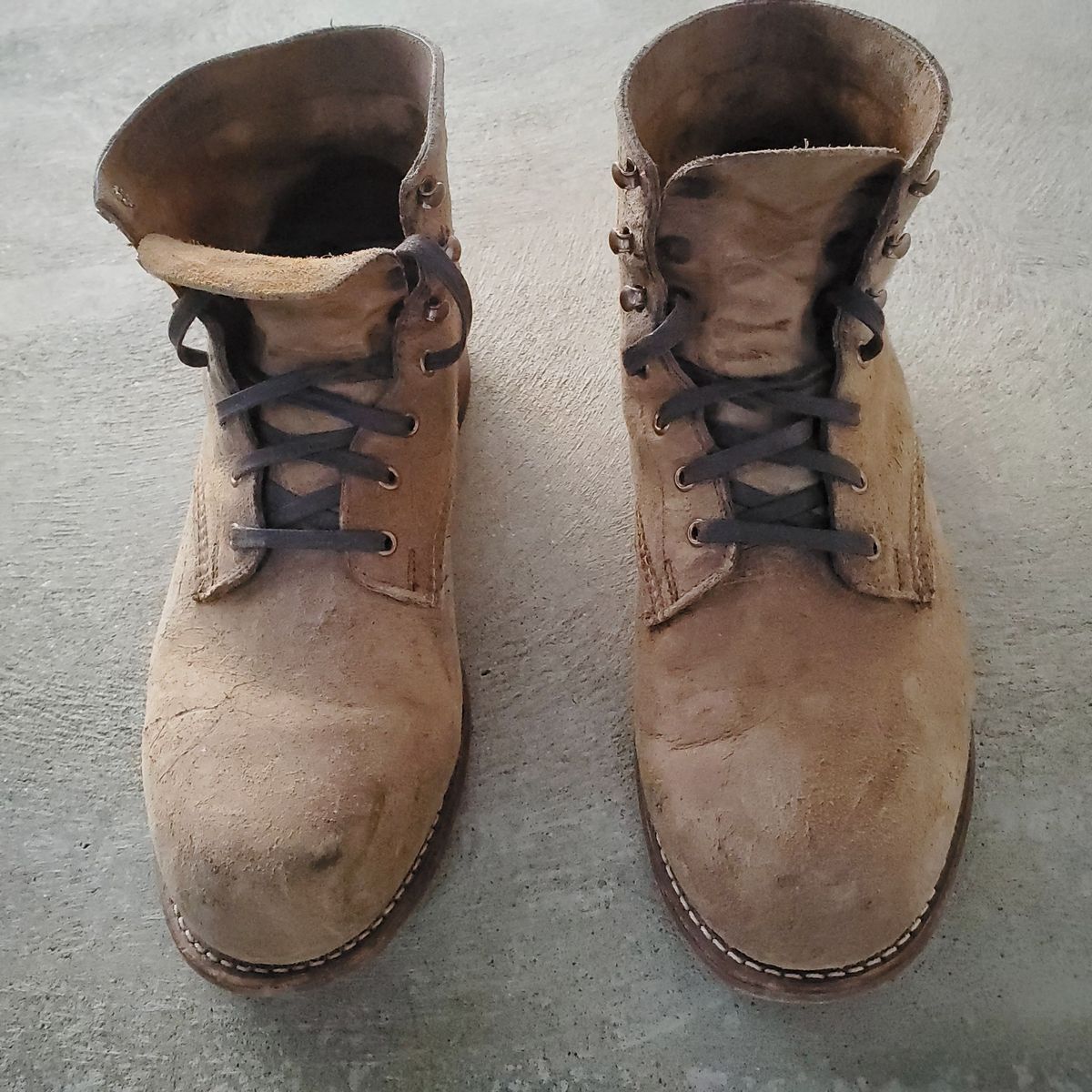 Photo by patinathunderdome on December 5, 2021 of the Wolverine 1000 Mile Plain-Toe Boot in C.F. Stead Teak Waxy Mohawk.