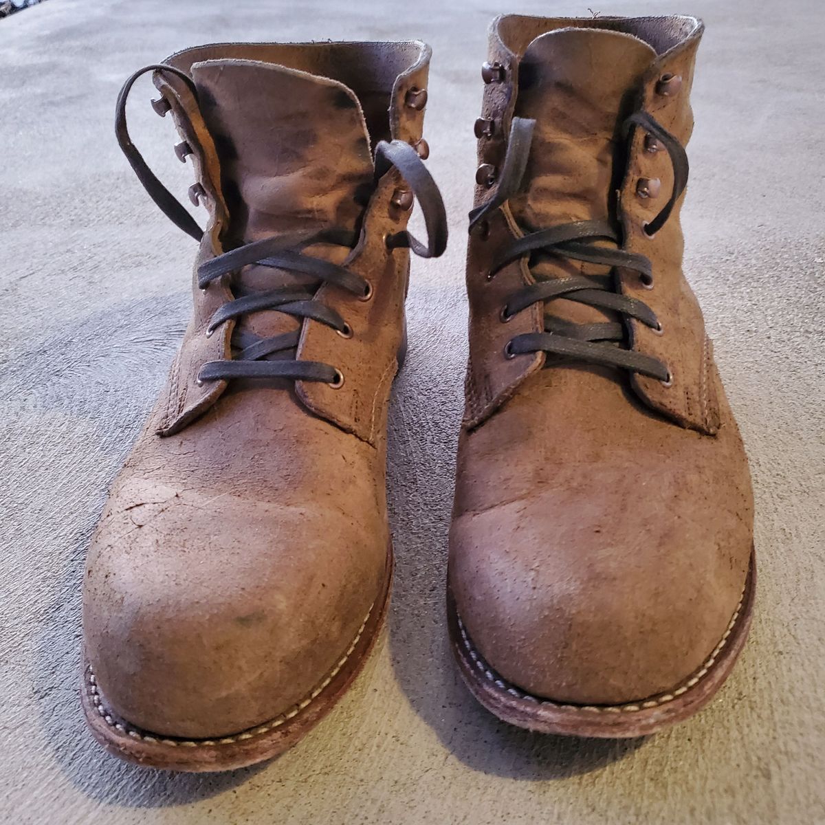 Photo by patinathunderdome on February 6, 2022 of the Wolverine 1000 Mile Plain-Toe Boot in C.F. Stead Teak Waxy Mohawk.