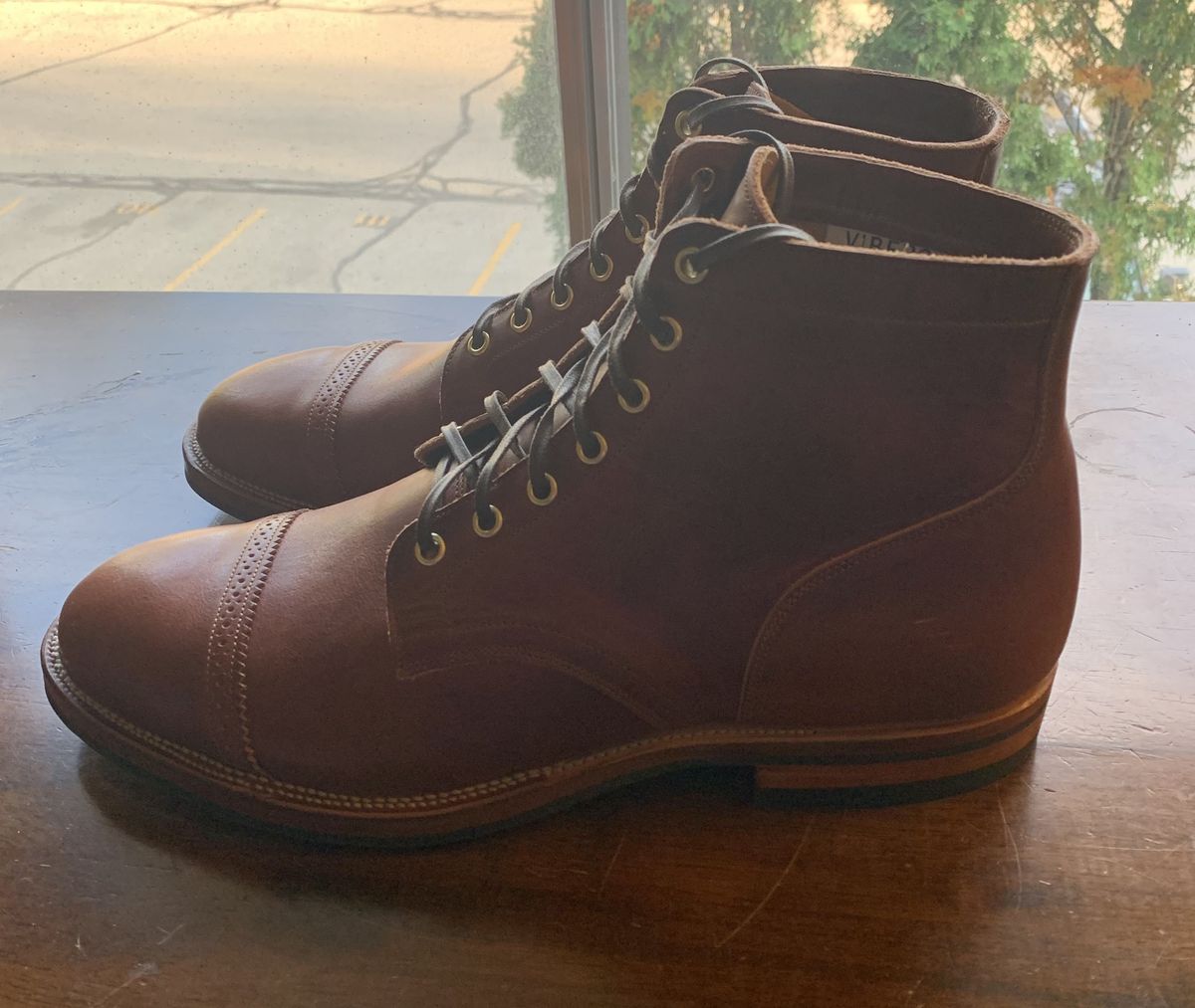 Photo by patinathunderdome on September 30, 2021 of the Viberg Service Boot in Horween Burned Oak Dublin.