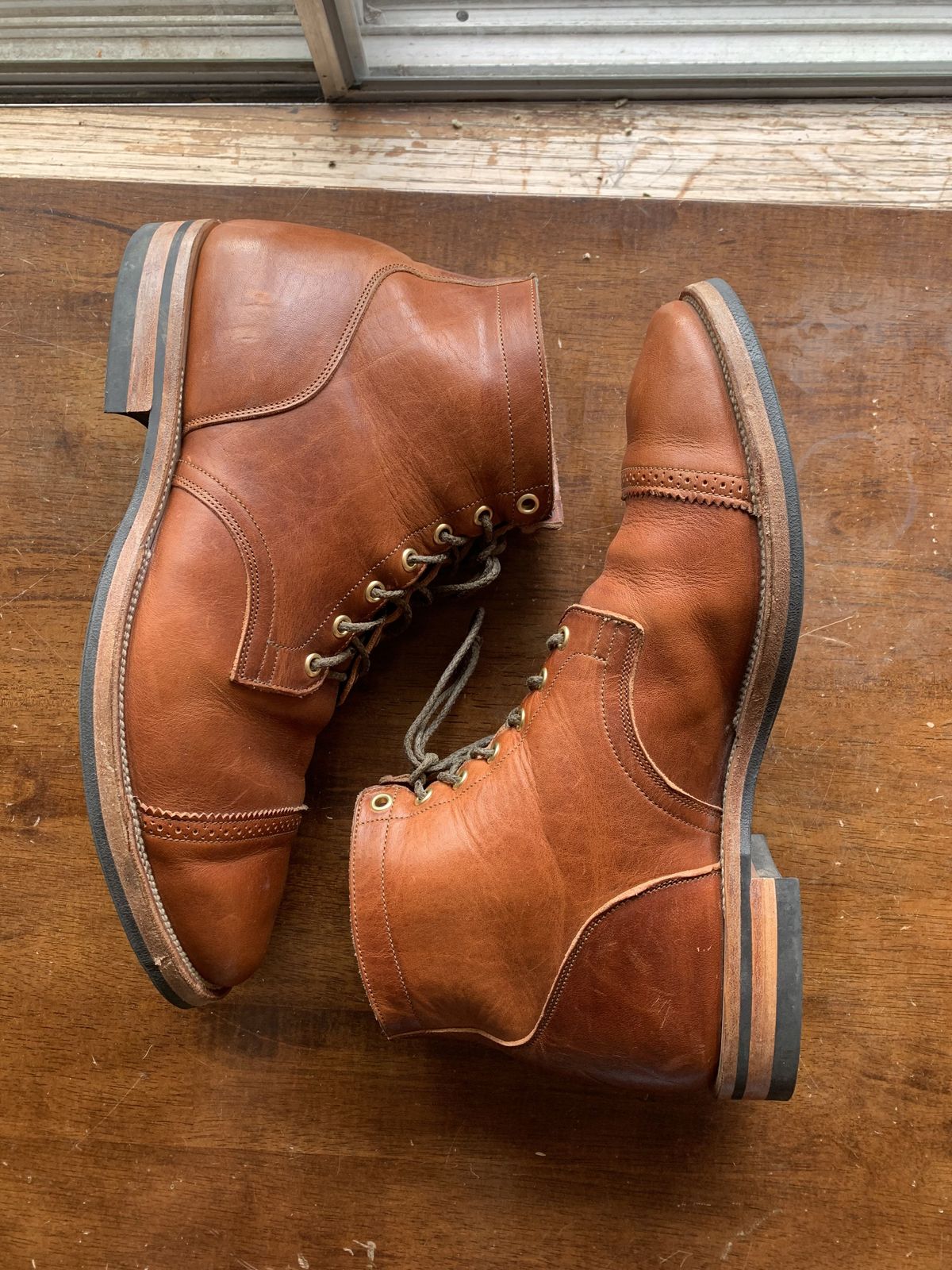 Photo by patinathunderdome on November 4, 2021 of the Viberg Service Boot in Horween Burned Oak Dublin.