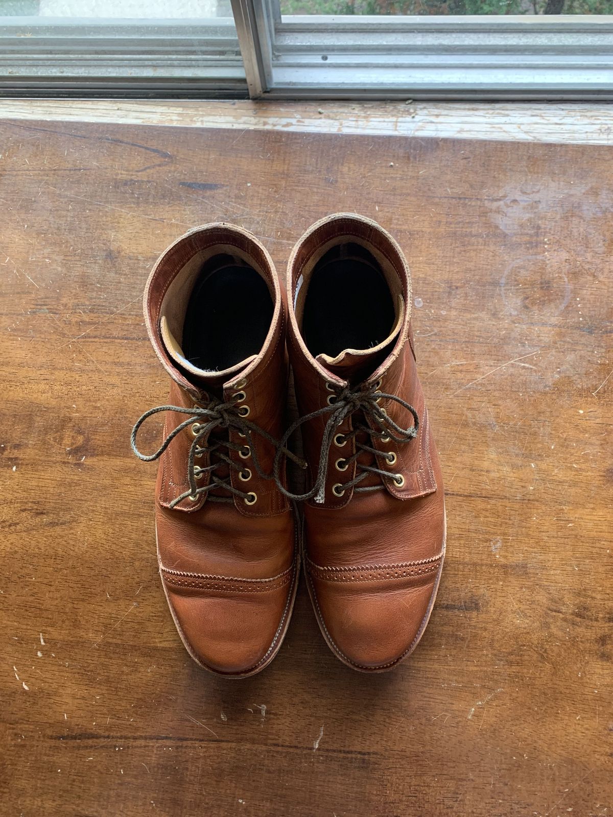 Photo by patinathunderdome on November 4, 2021 of the Viberg Service Boot in Horween Burned Oak Dublin.