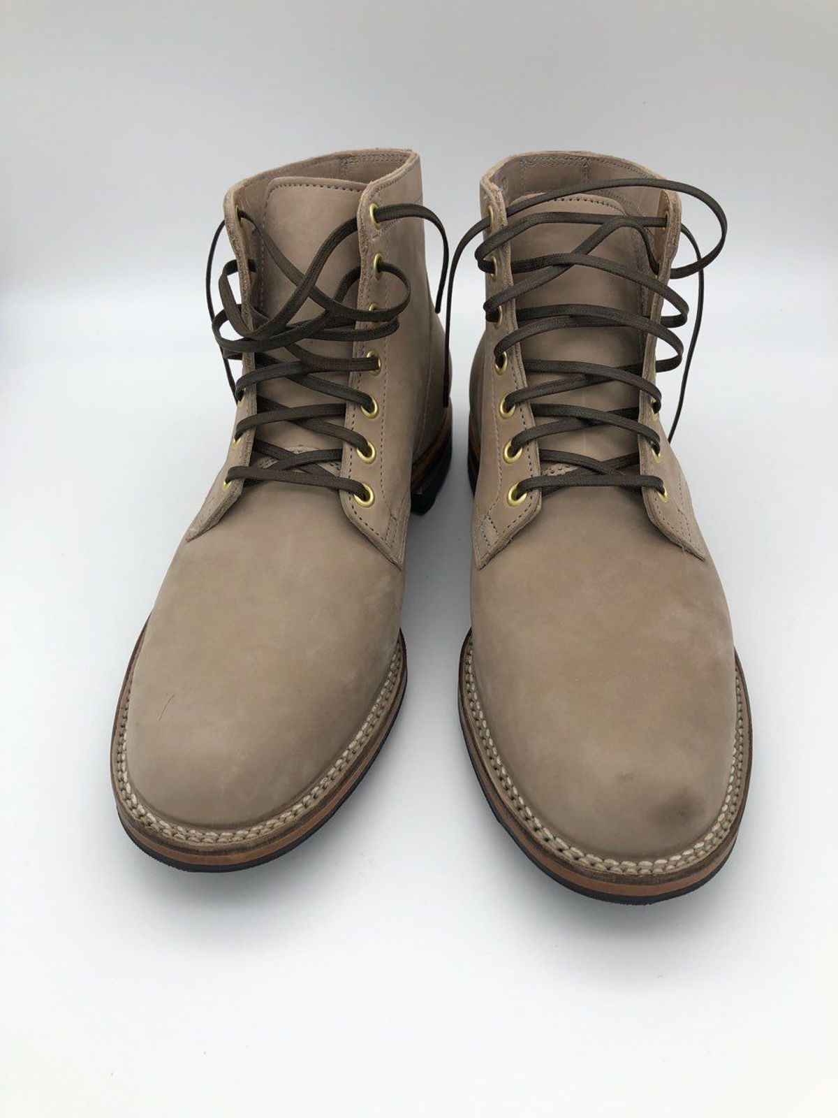 Photo by patinathunderdome on September 30, 2021 of the Viberg Service Boot in Maryam Light Grey Horsebutt.
