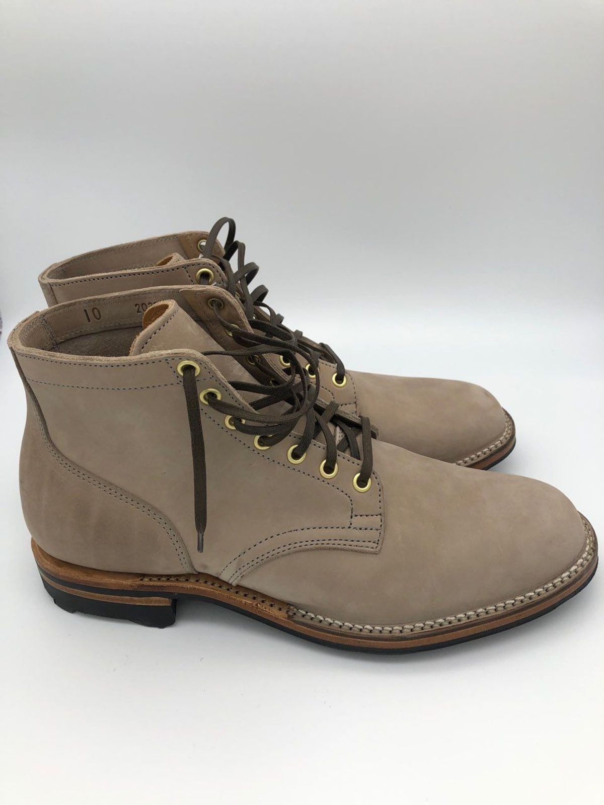 Photo by patinathunderdome on September 30, 2021 of the Viberg Service Boot in Maryam Light Grey Horsebutt.