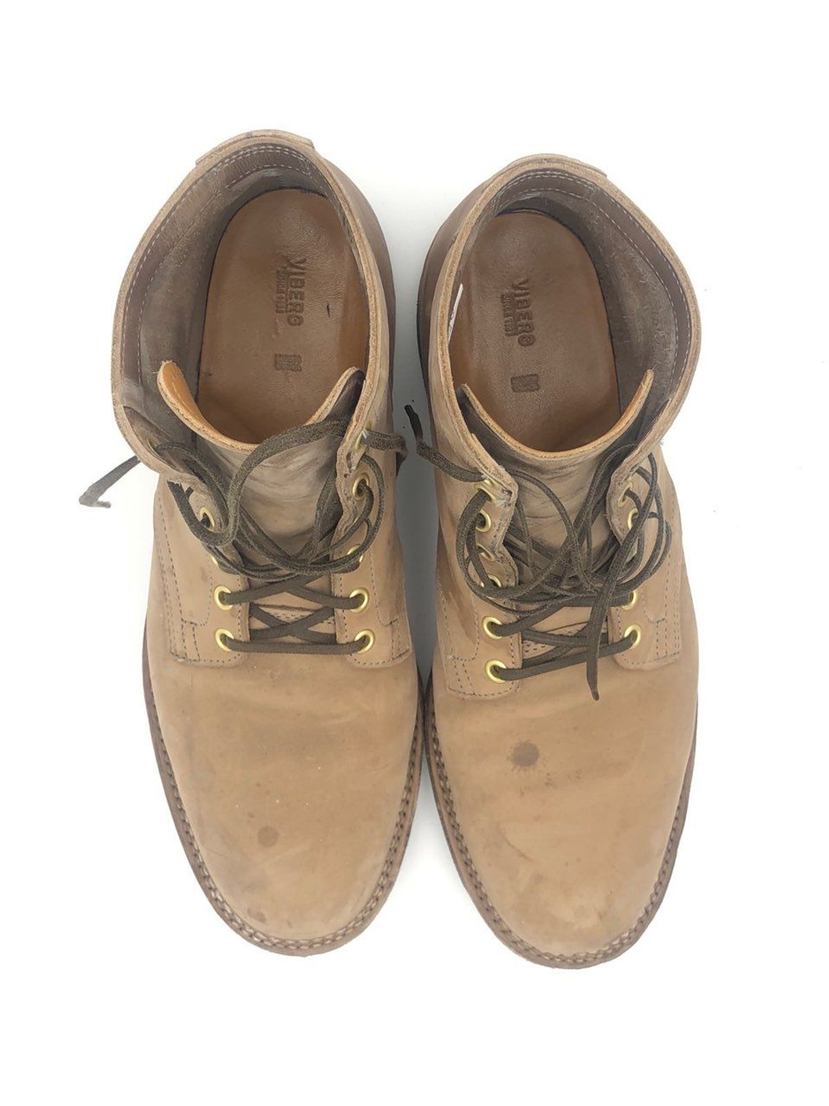 Photo by patinathunderdome on November 4, 2021 of the Viberg Service Boot in Maryam Light Grey Horsebutt.