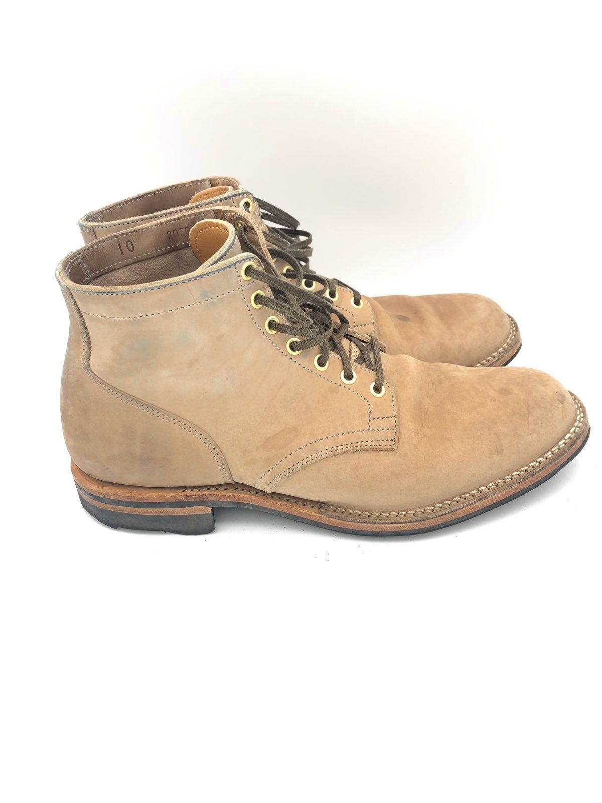 Photo by patinathunderdome on January 2, 2022 of the Viberg Service Boot in Maryam Light Grey Horsebutt.