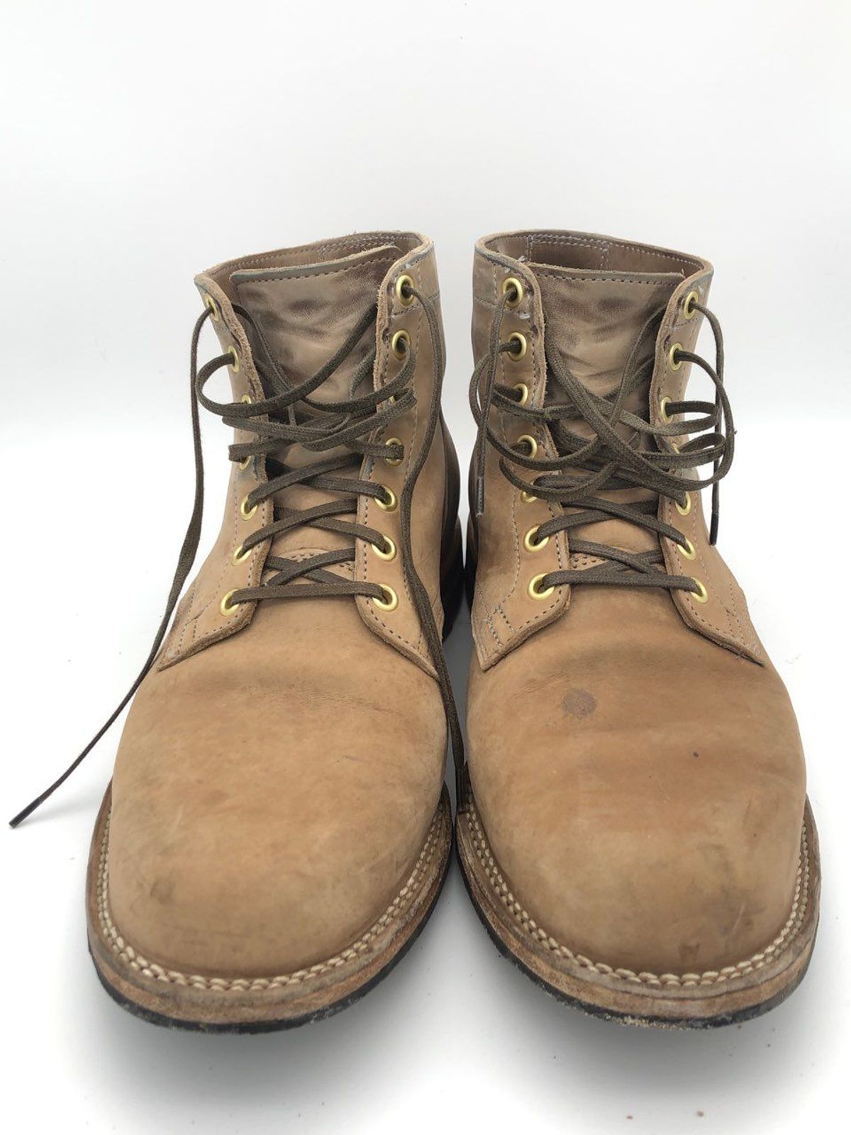 Photo by patinathunderdome on February 5, 2022 of the Viberg Service Boot in Maryam Light Grey Horsebutt.