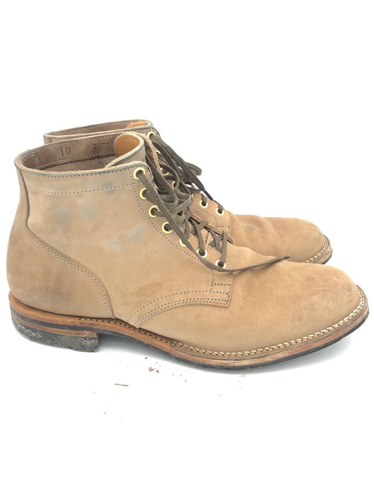 Photo by patinathunderdome on February 5, 2022 of the Viberg Service Boot in Maryam Light Grey Horsebutt.