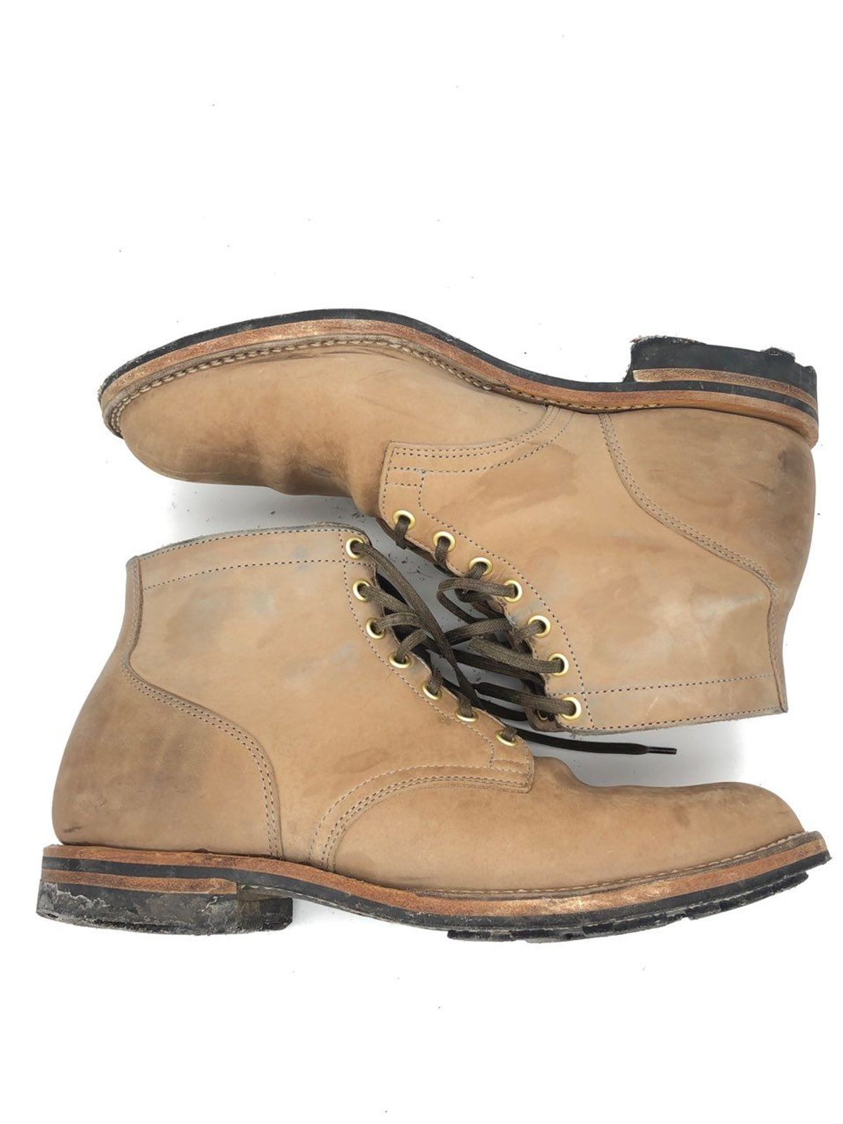 Photo by patinathunderdome on February 5, 2022 of the Viberg Service Boot in Maryam Light Grey Horsebutt.