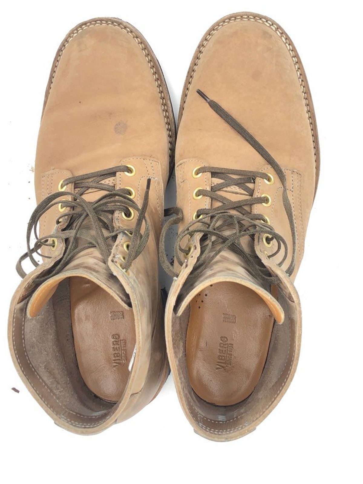 Photo by patinathunderdome on February 5, 2022 of the Viberg Service Boot in Maryam Light Grey Horsebutt.