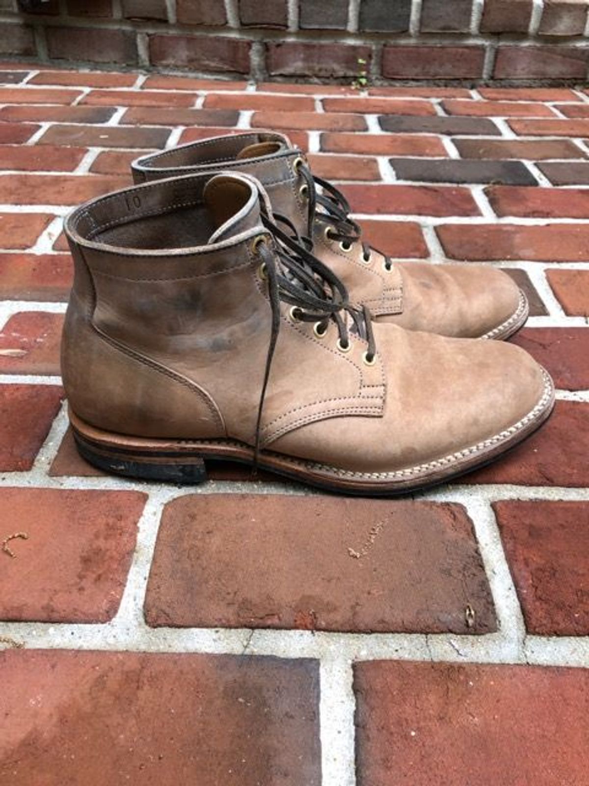 Photo by patinathunderdome on May 5, 2022 of the Viberg Service Boot in Maryam Light Grey Horsebutt.