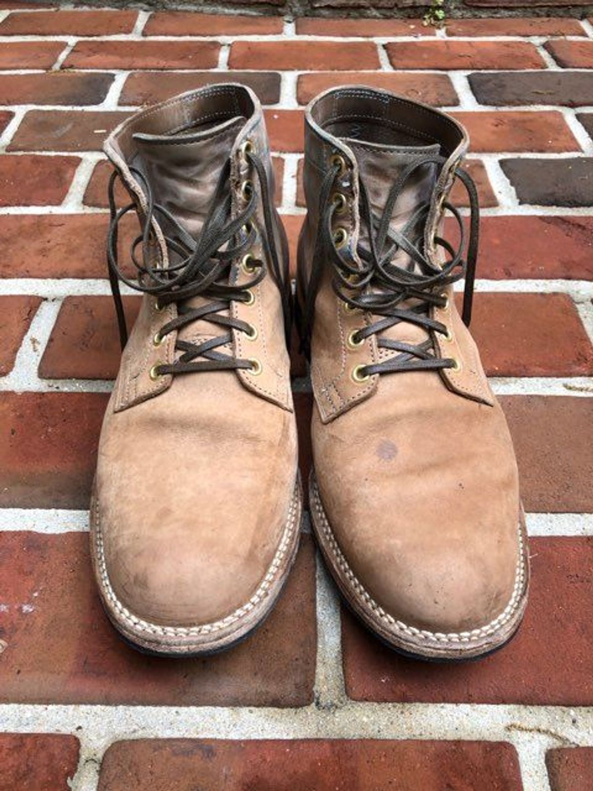 Photo by patinathunderdome on May 5, 2022 of the Viberg Service Boot in Maryam Light Grey Horsebutt.