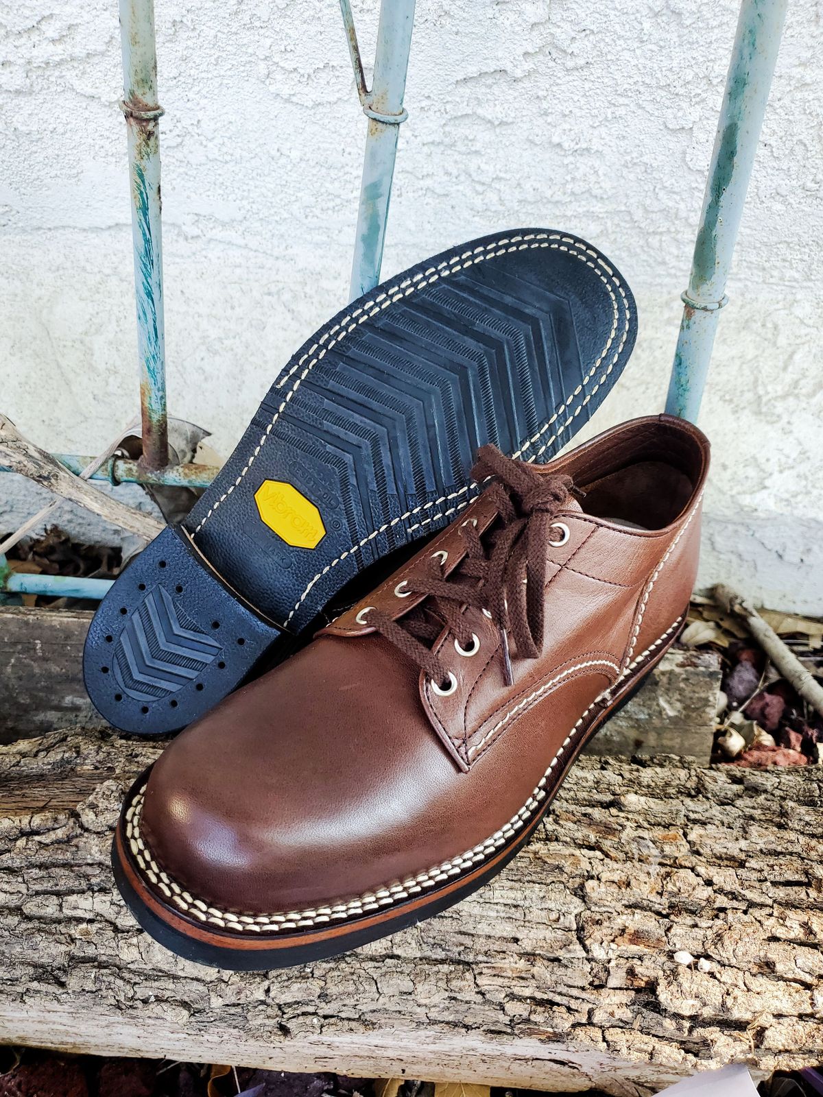 Photo by patinathunderdome on September 30, 2021 of the The Flat Head Oxford Shoe in Brown Teacore Horsebutt.
