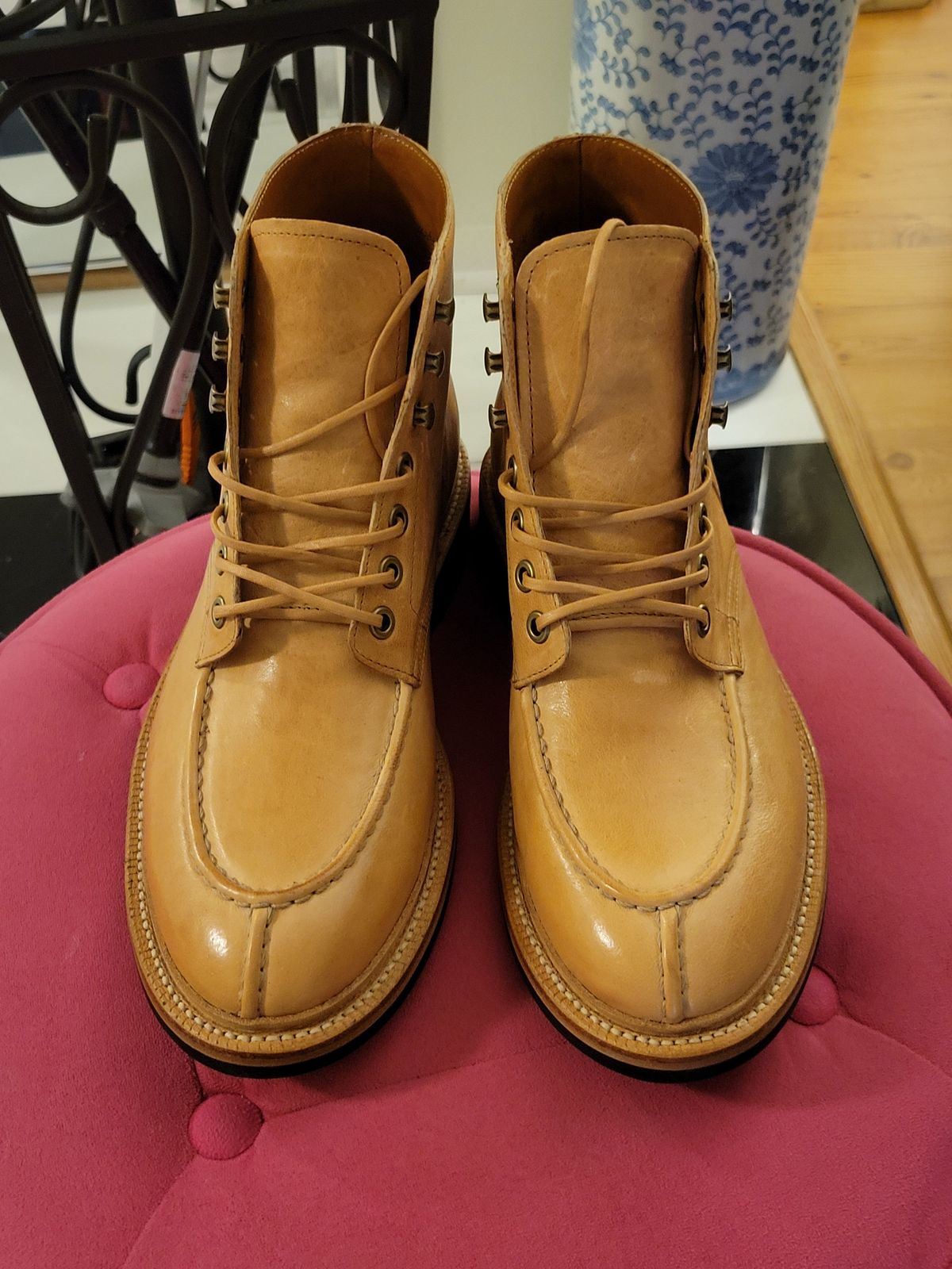 Photo by patinathunderdome on November 1, 2021 of the Grant Stone Ottawa Boot in Incas Natural Kangaroo.