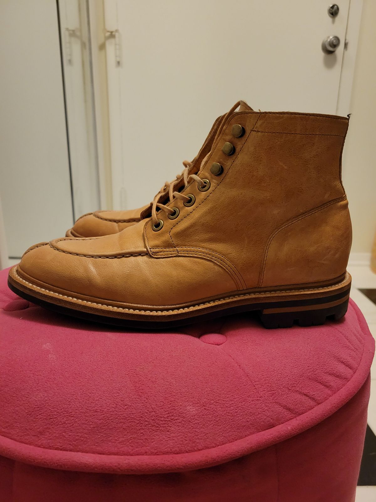 Photo by patinathunderdome on January 1, 2022 of the Grant Stone Ottawa Boot in Incas Natural Kangaroo.